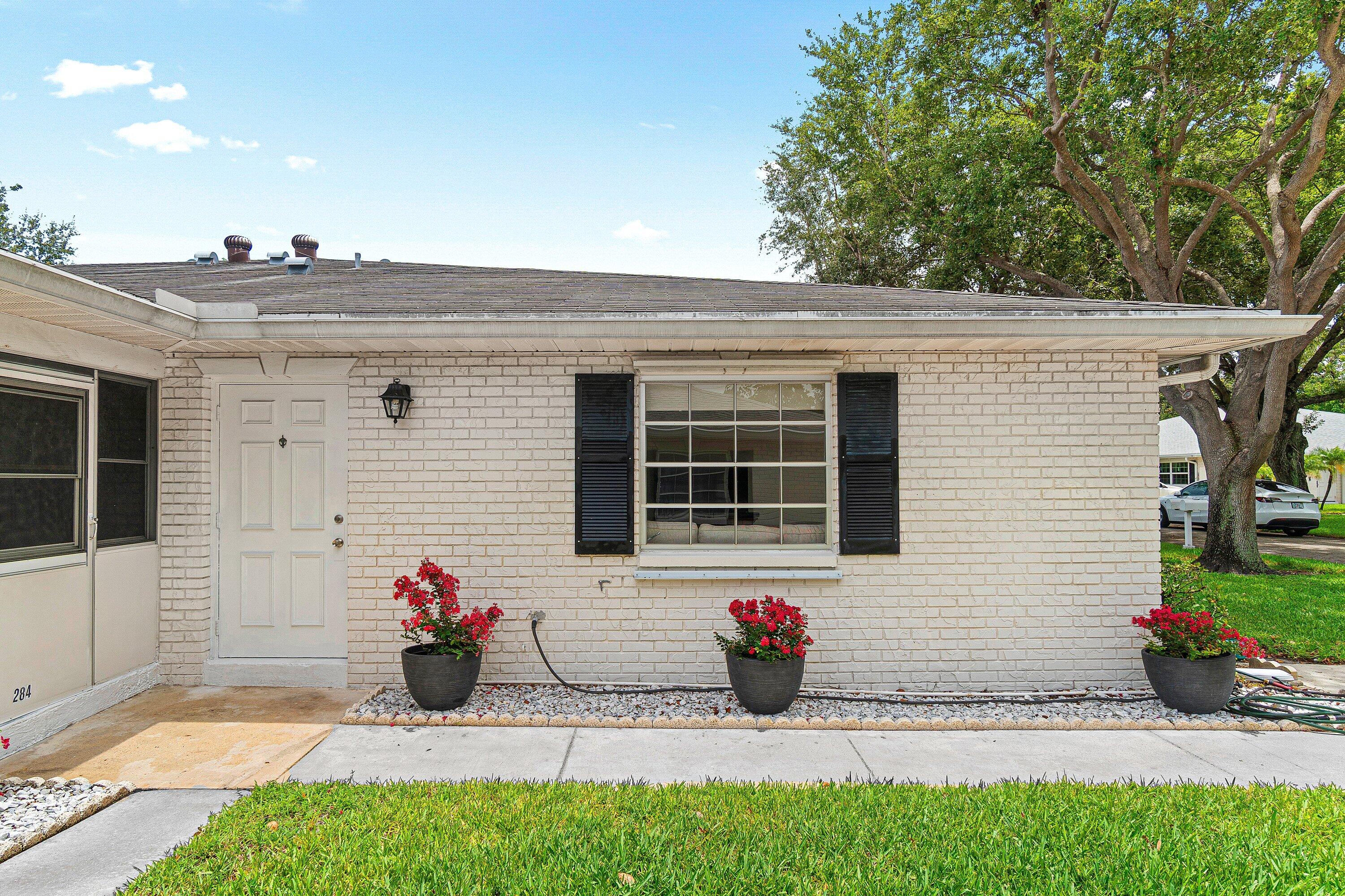 LIMETREE CONDO - Residential