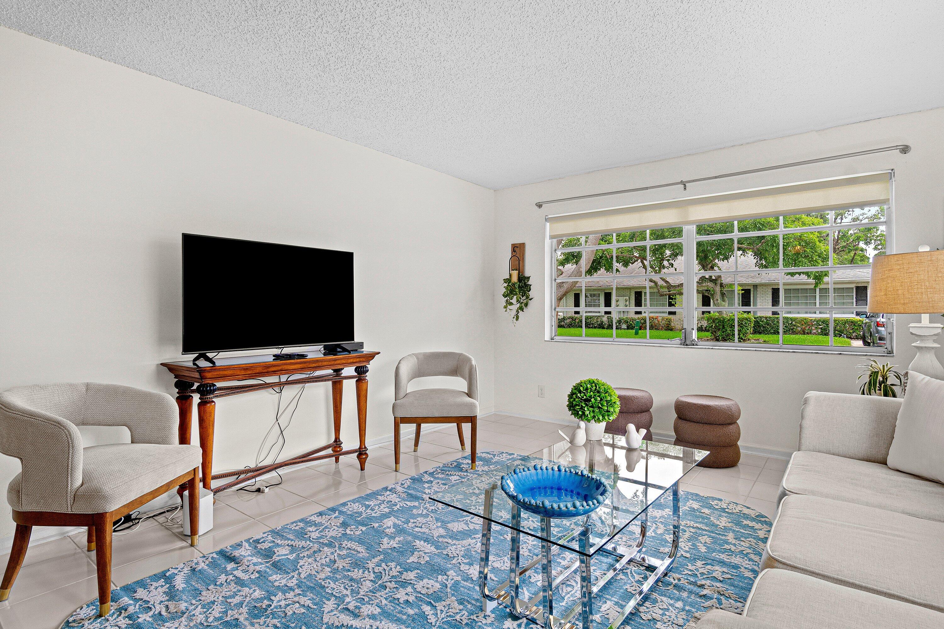 LIMETREE CONDO - Residential