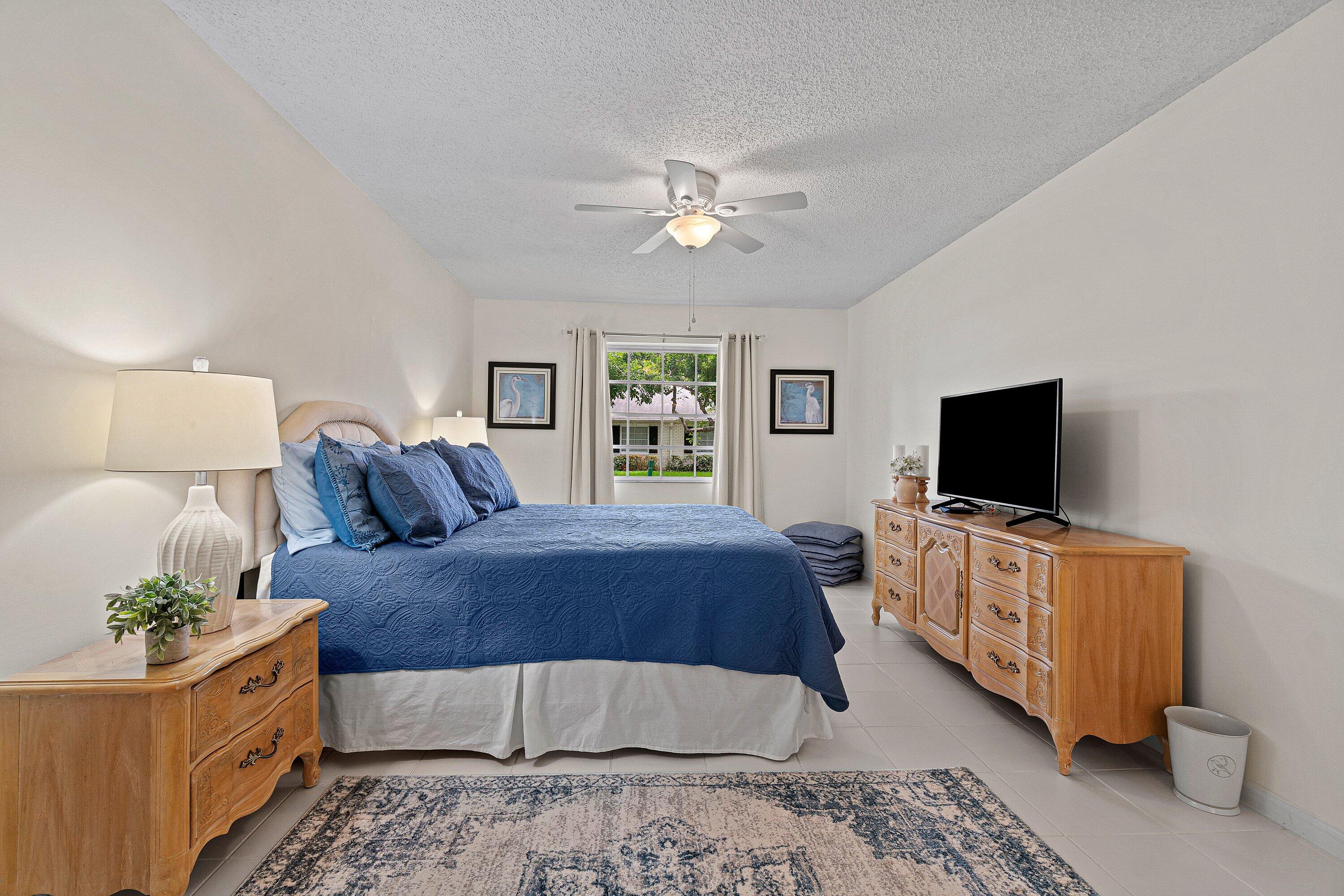 LIMETREE CONDO - Residential