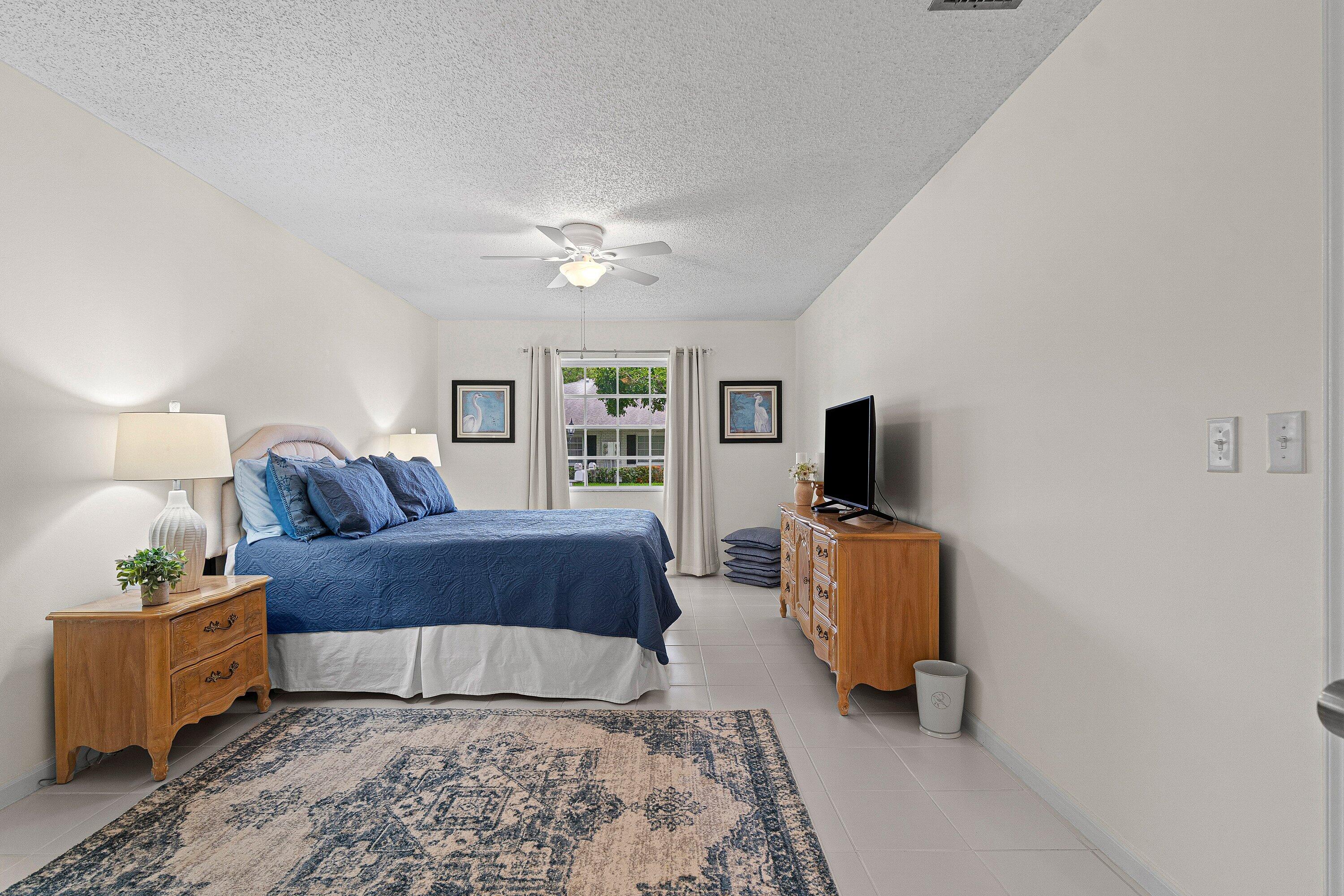 LIMETREE CONDO - Residential