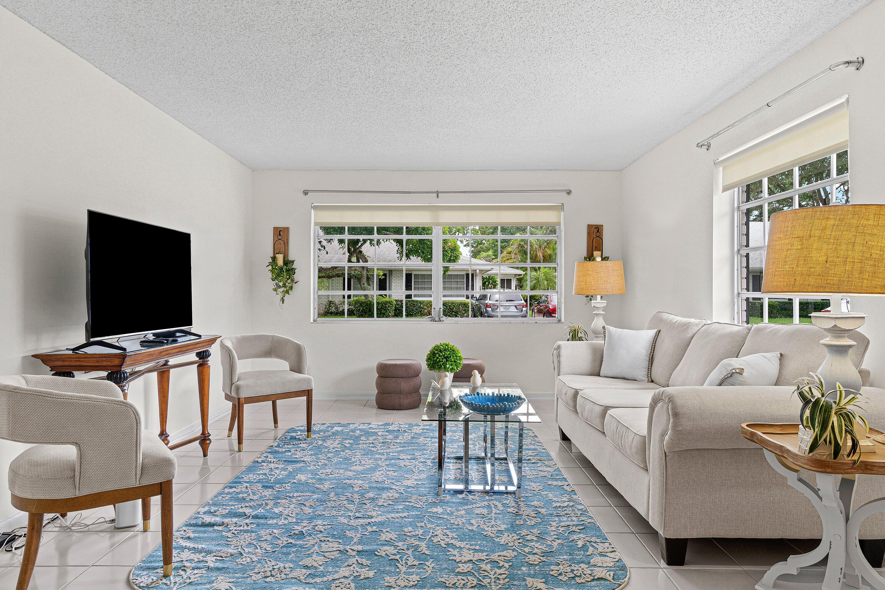 LIMETREE CONDO - Residential
