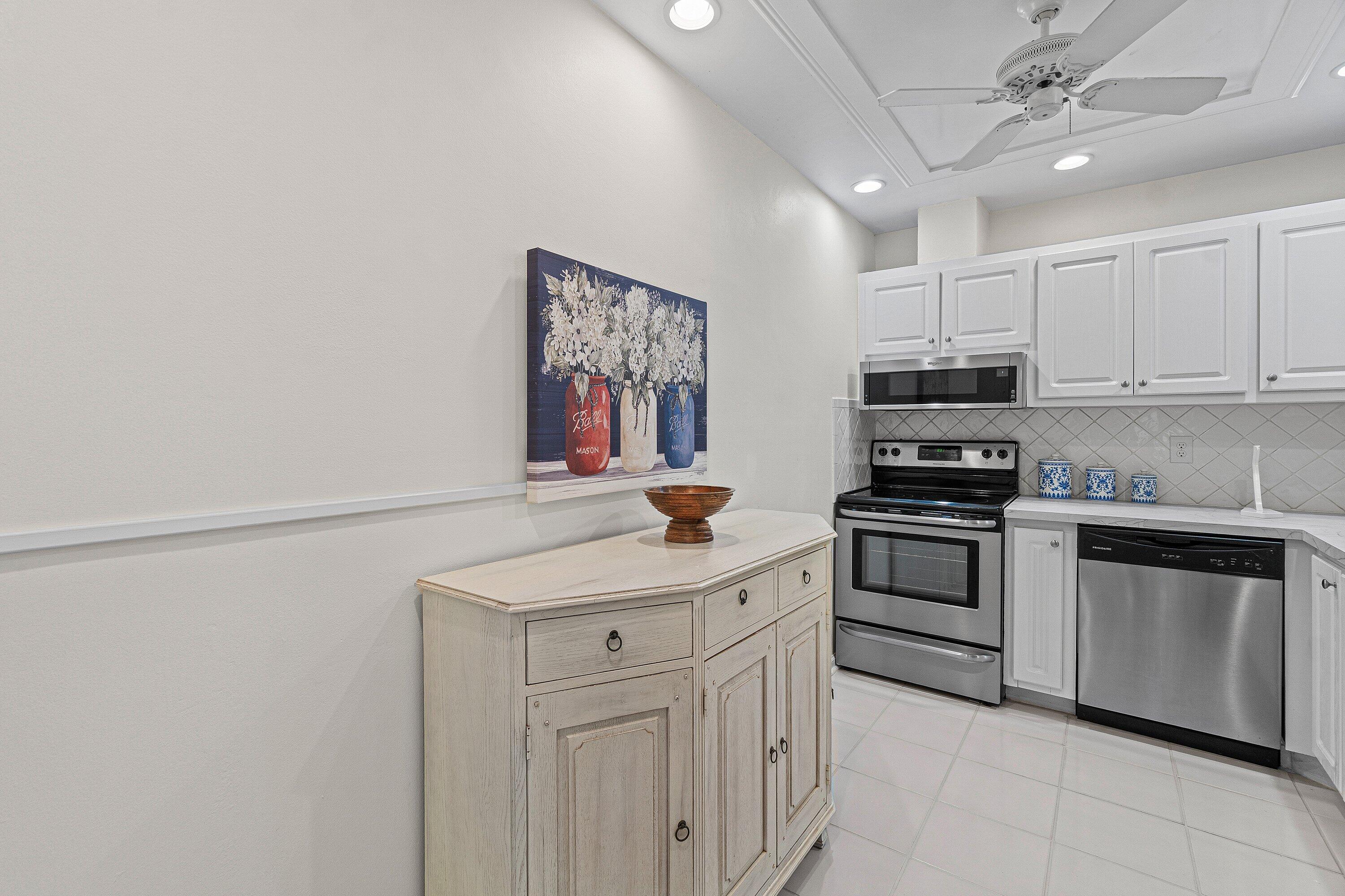 LIMETREE CONDO - Residential