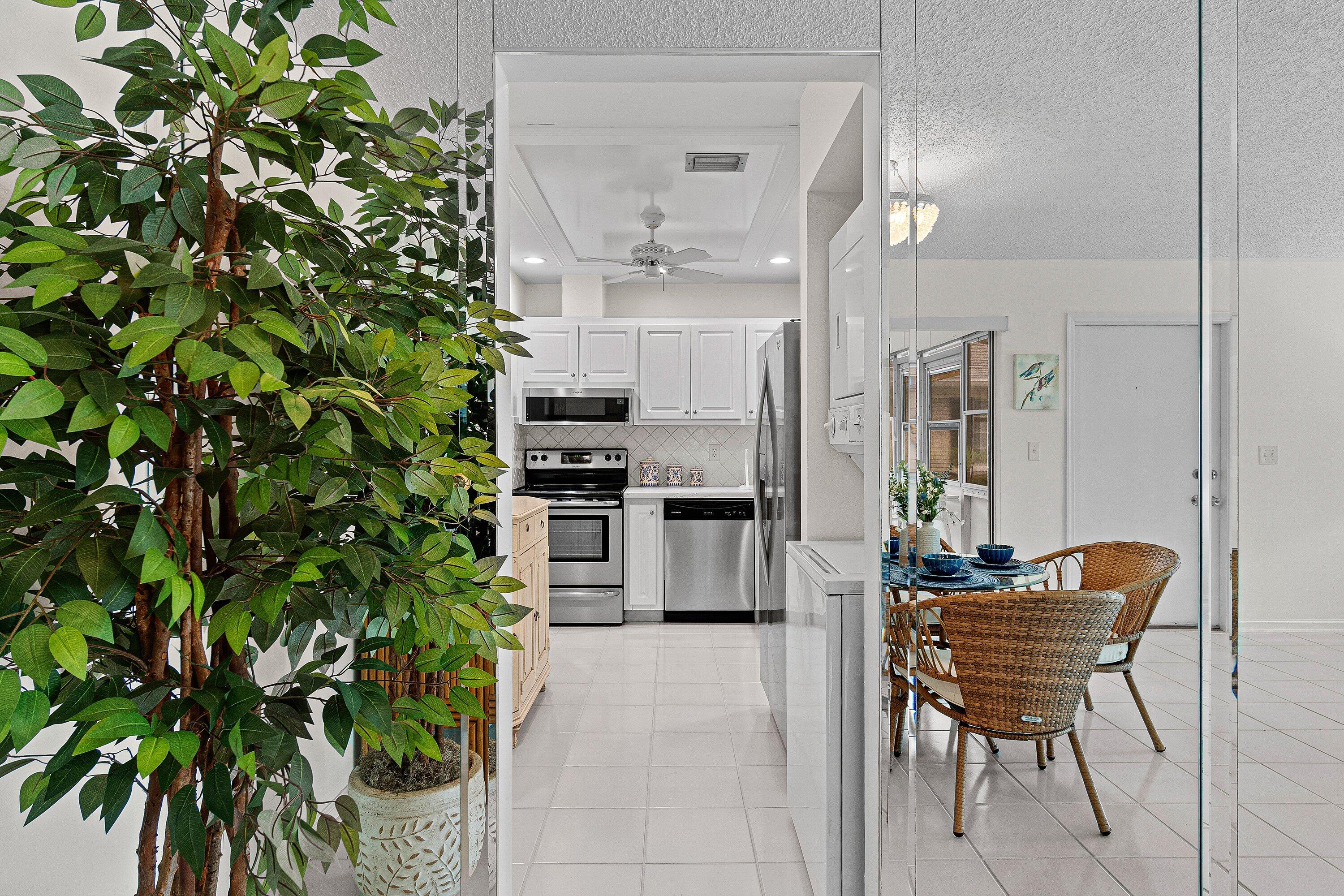 LIMETREE CONDO - Residential