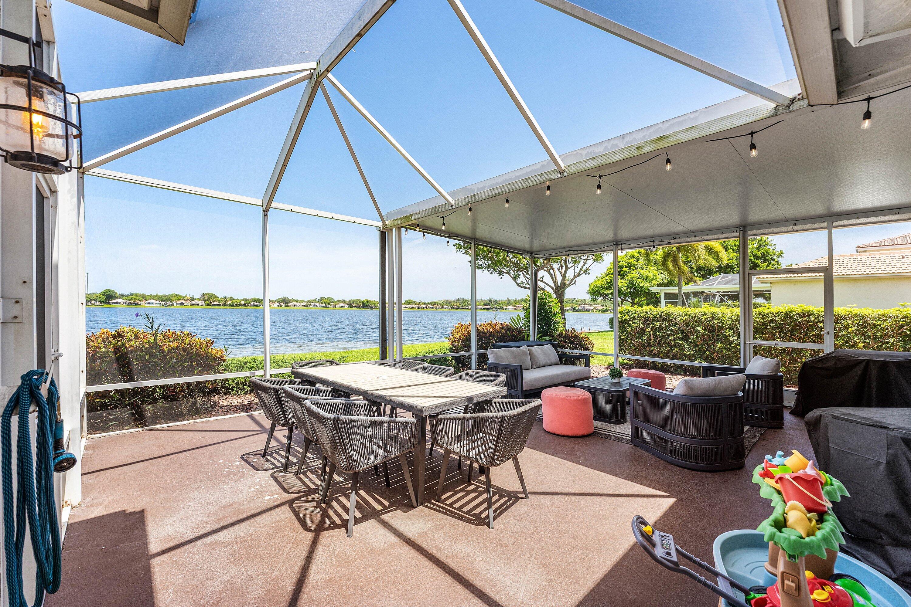 COCO LAKES - Residential