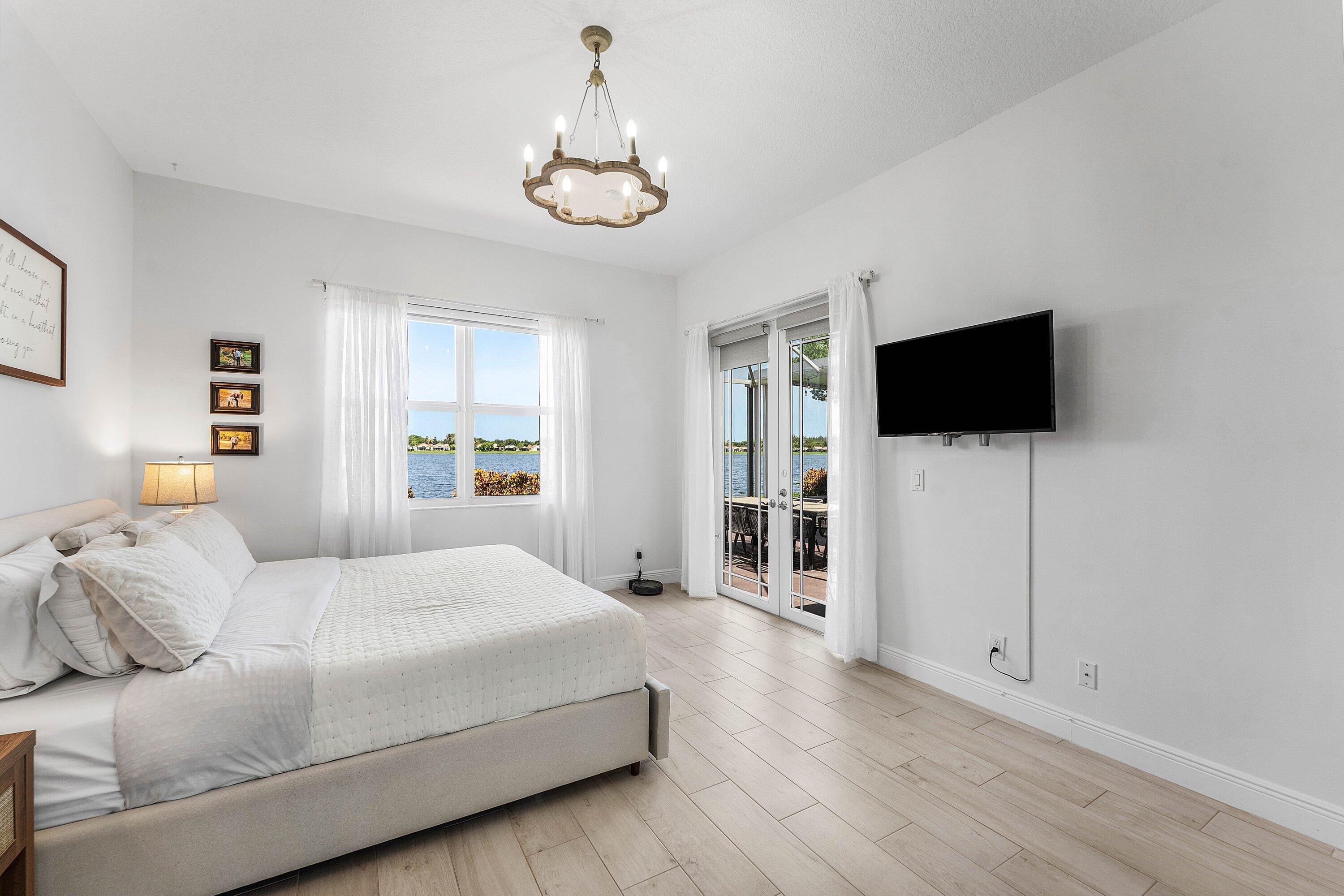 COCO LAKES - Residential