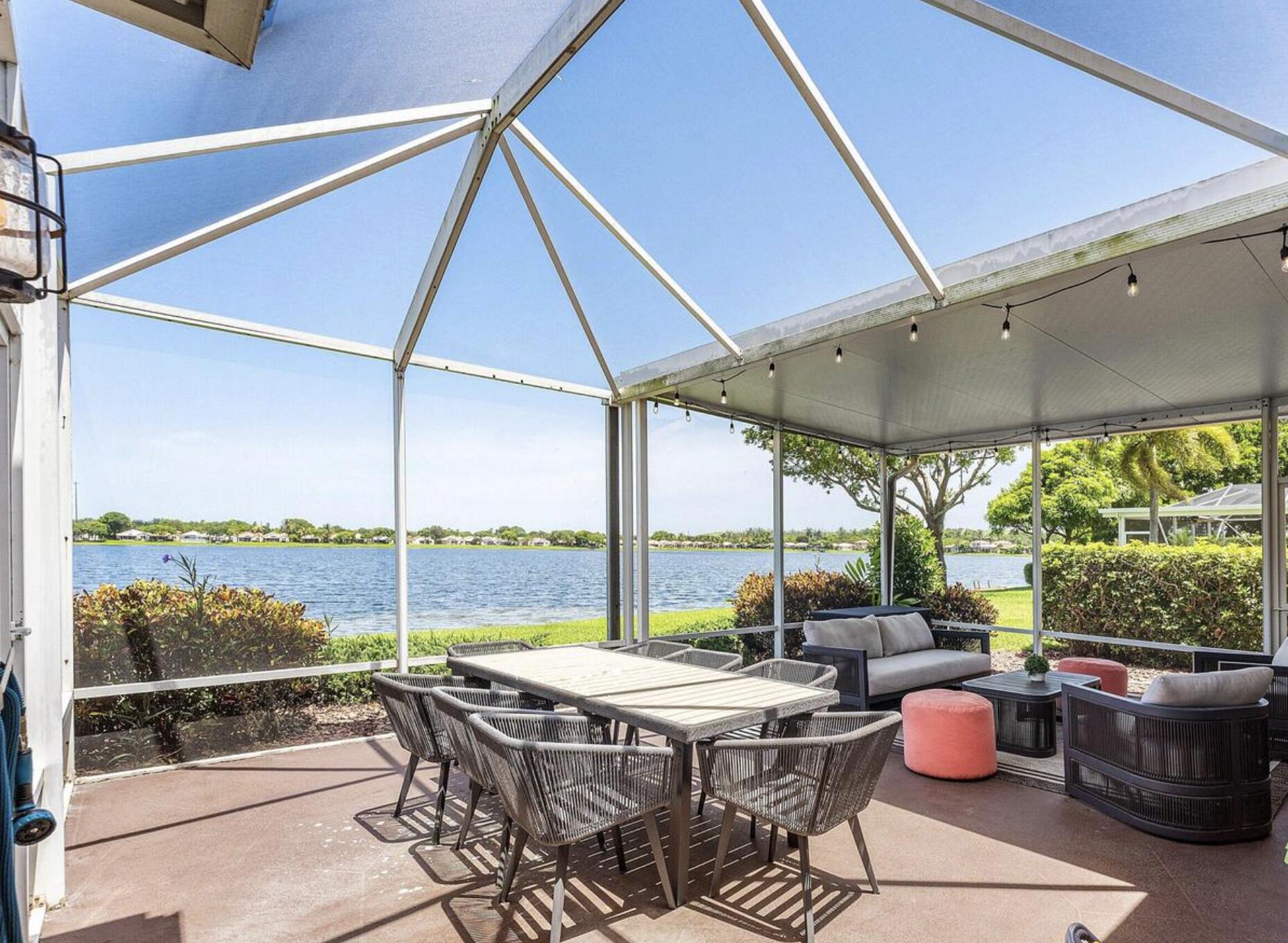 COCO LAKES - Residential