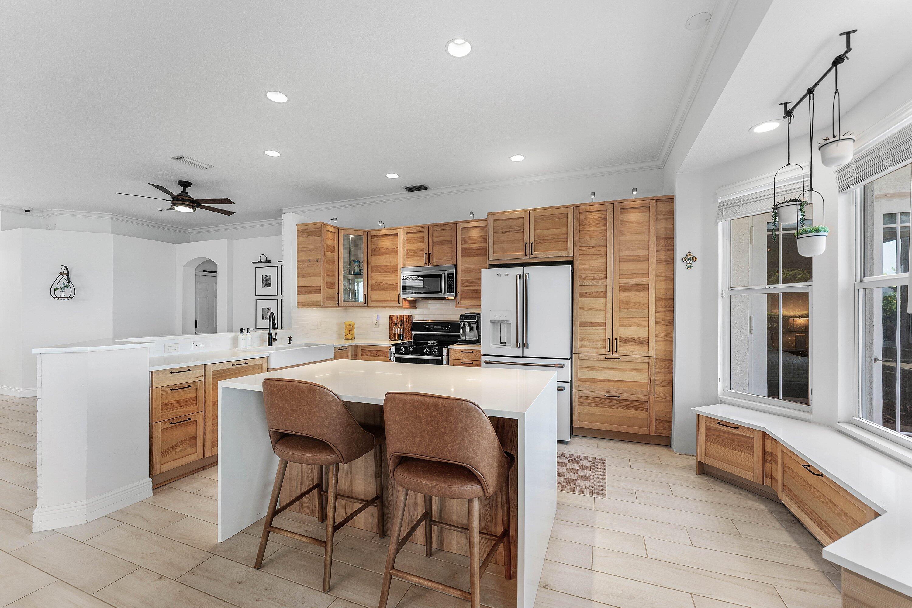 COCO LAKES - Residential