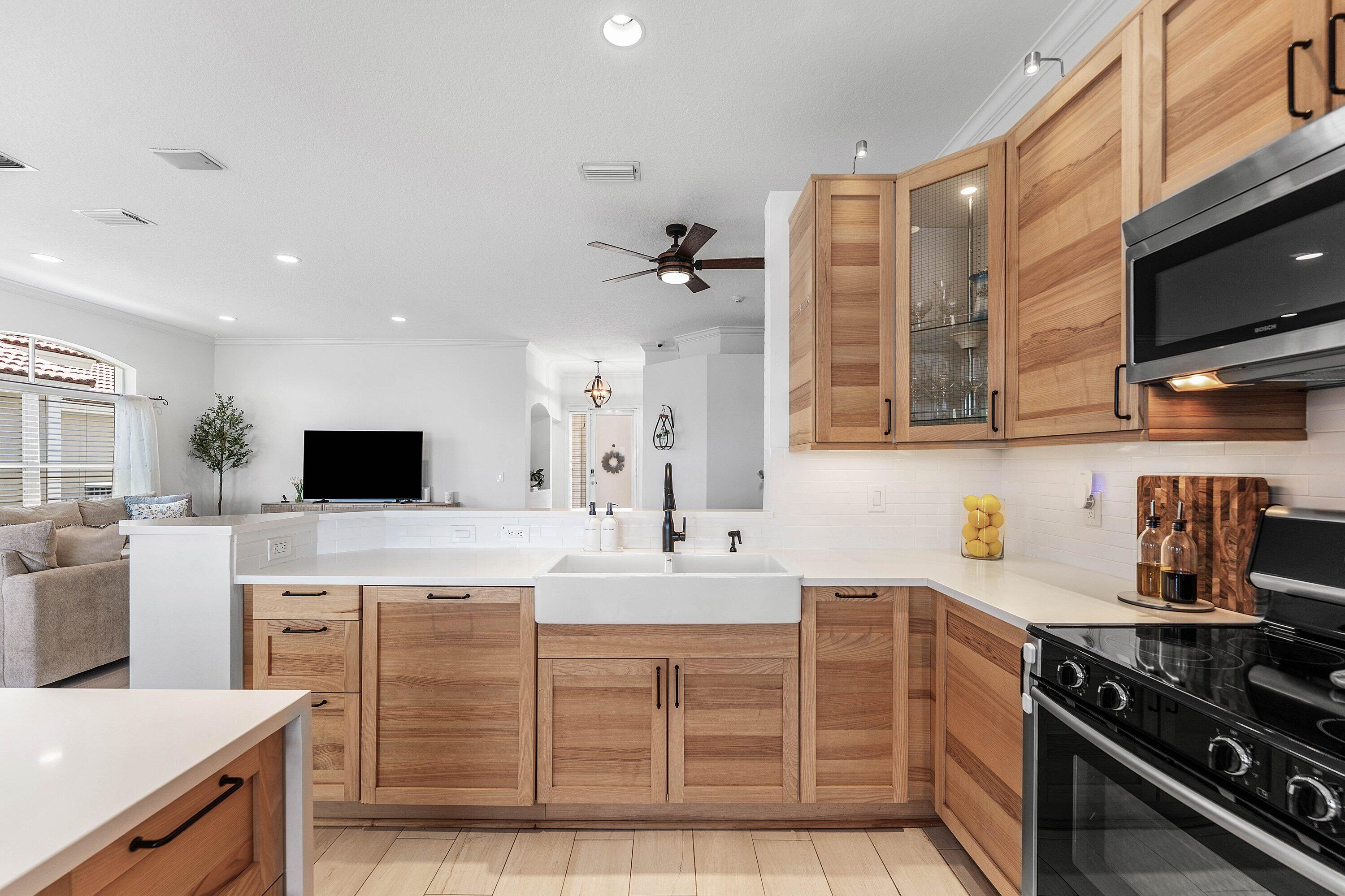 COCO LAKES - Residential