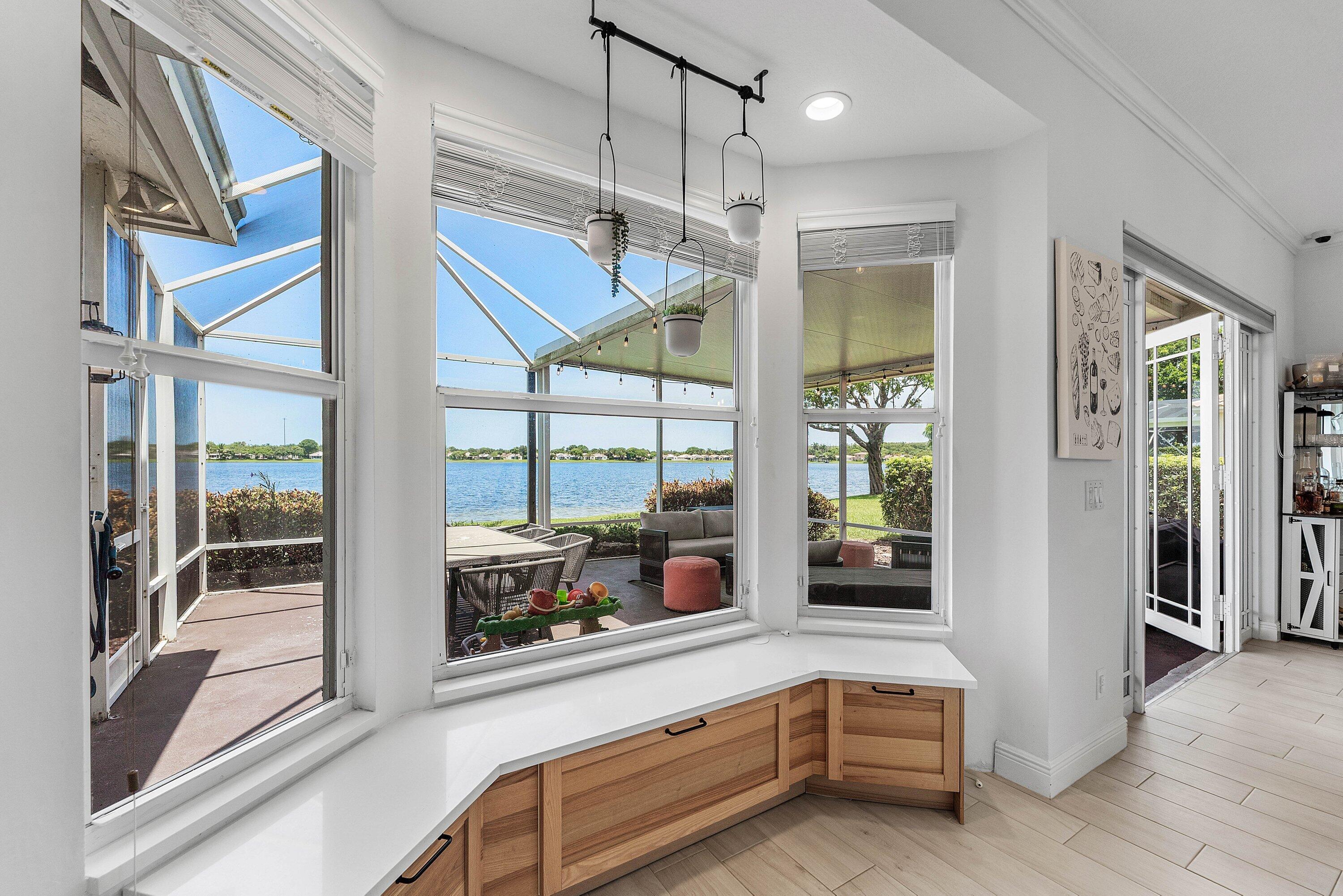 COCO LAKES - Residential