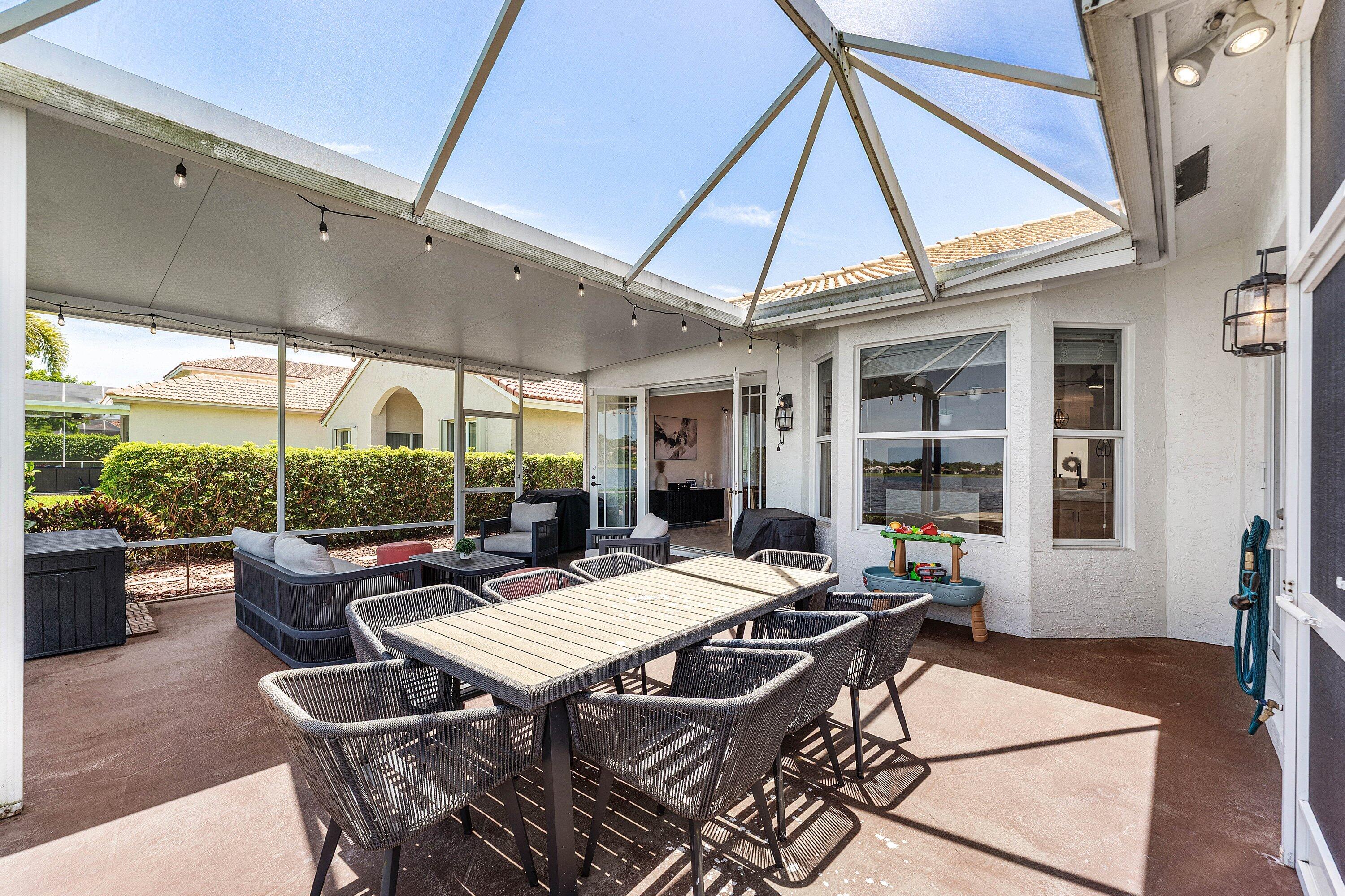 COCO LAKES - Residential
