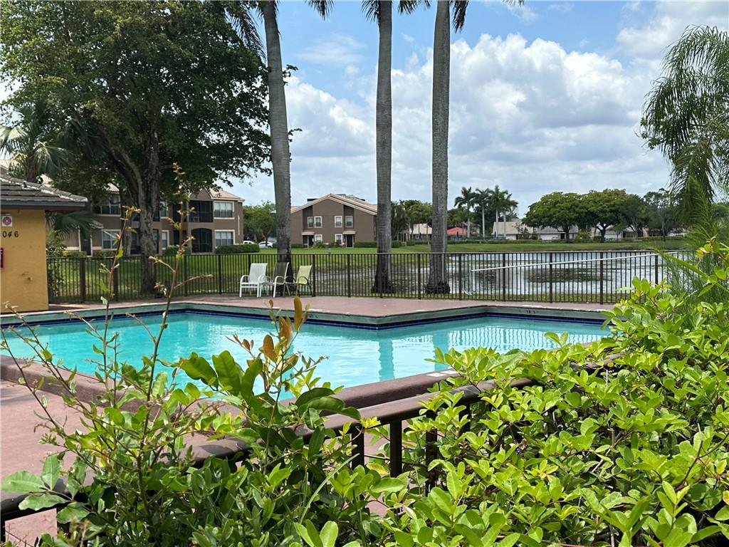 ISLAND CLUB - Residential