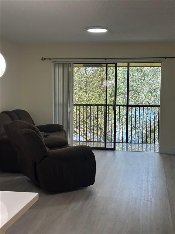 ISLAND CLUB - Residential
