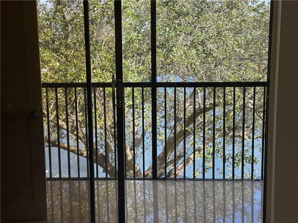 ISLAND CLUB - Residential