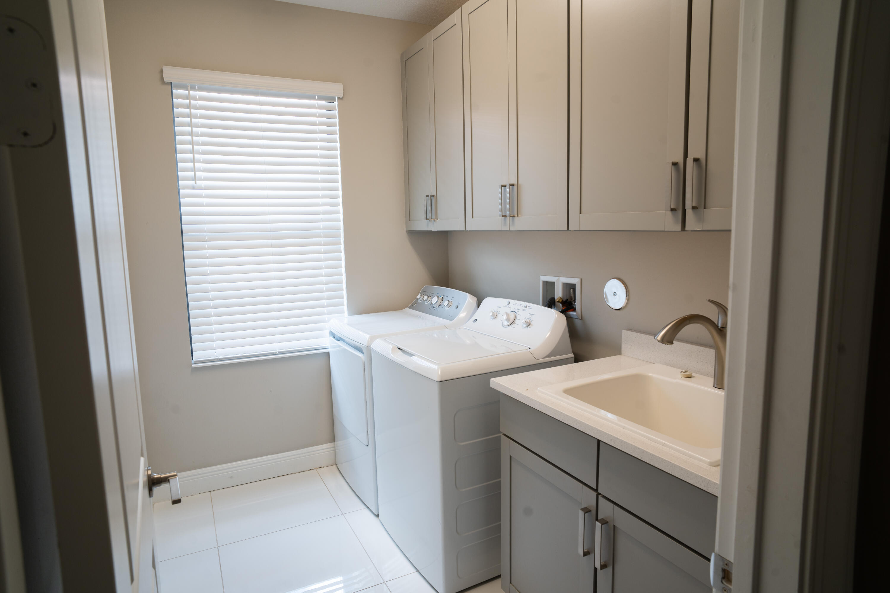 PARKLAND BAY - Residential Lease