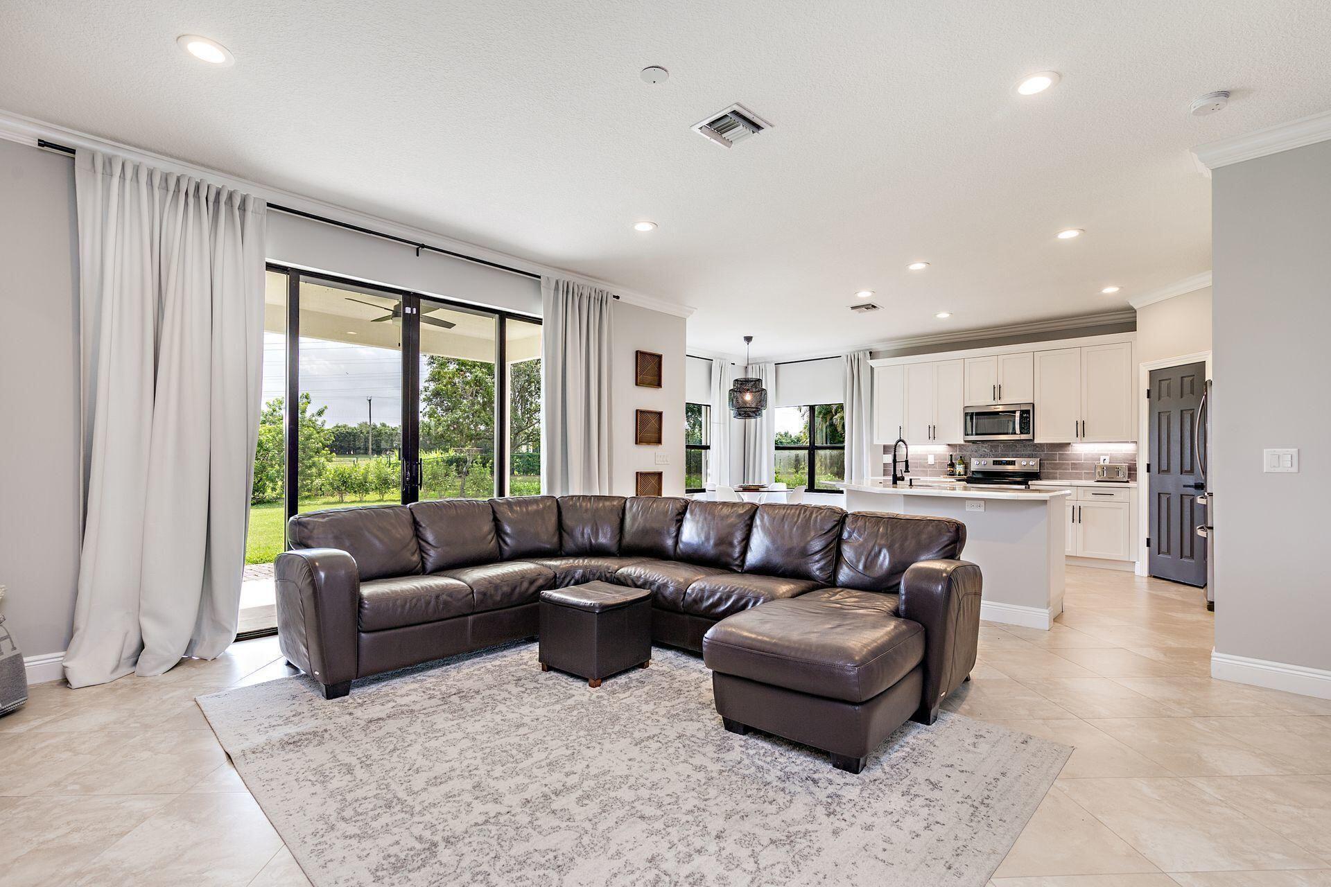 ORANGE POINT PH 1 - Residential Lease