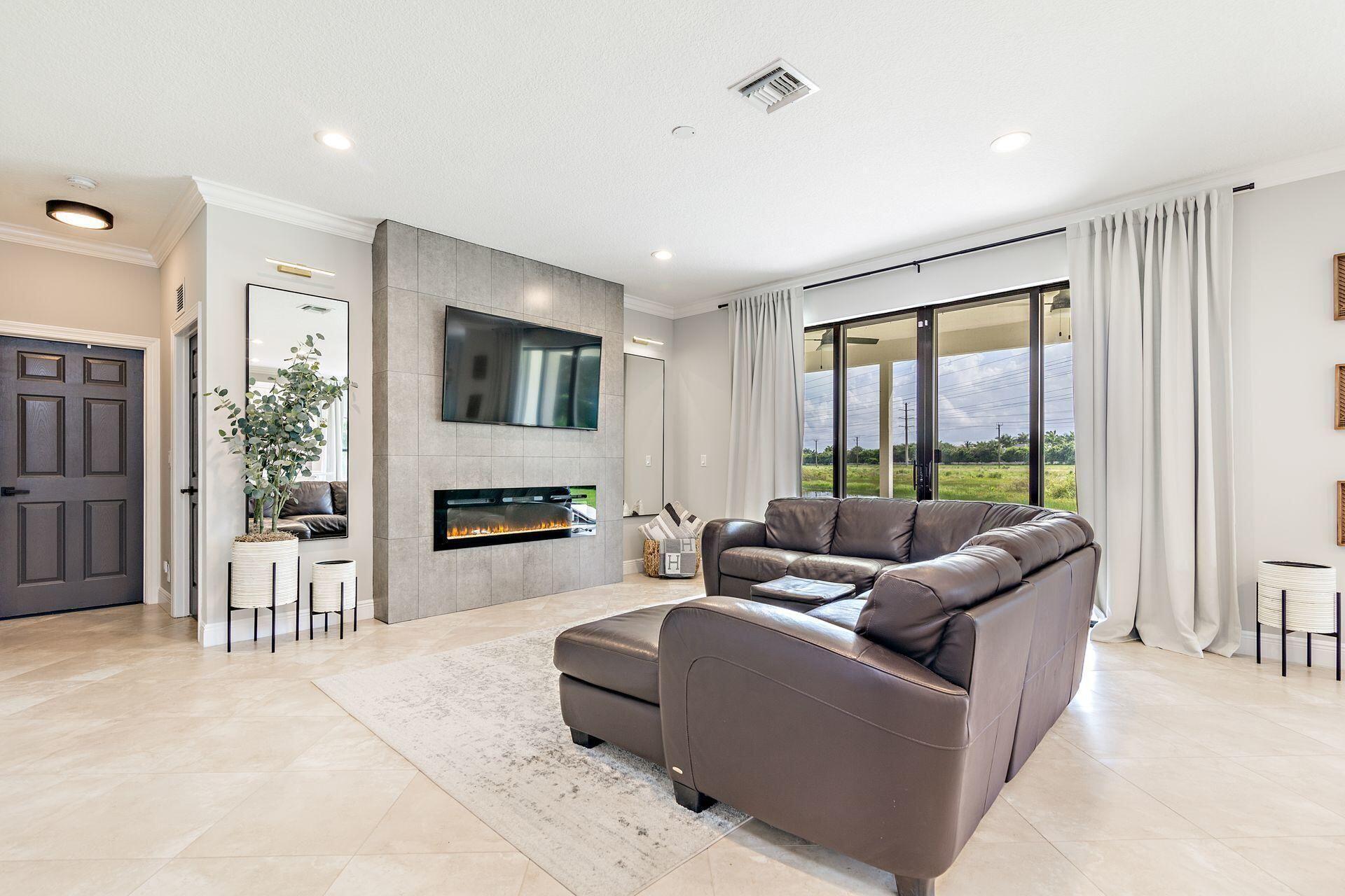 ORANGE POINT PH 1 - Residential Lease