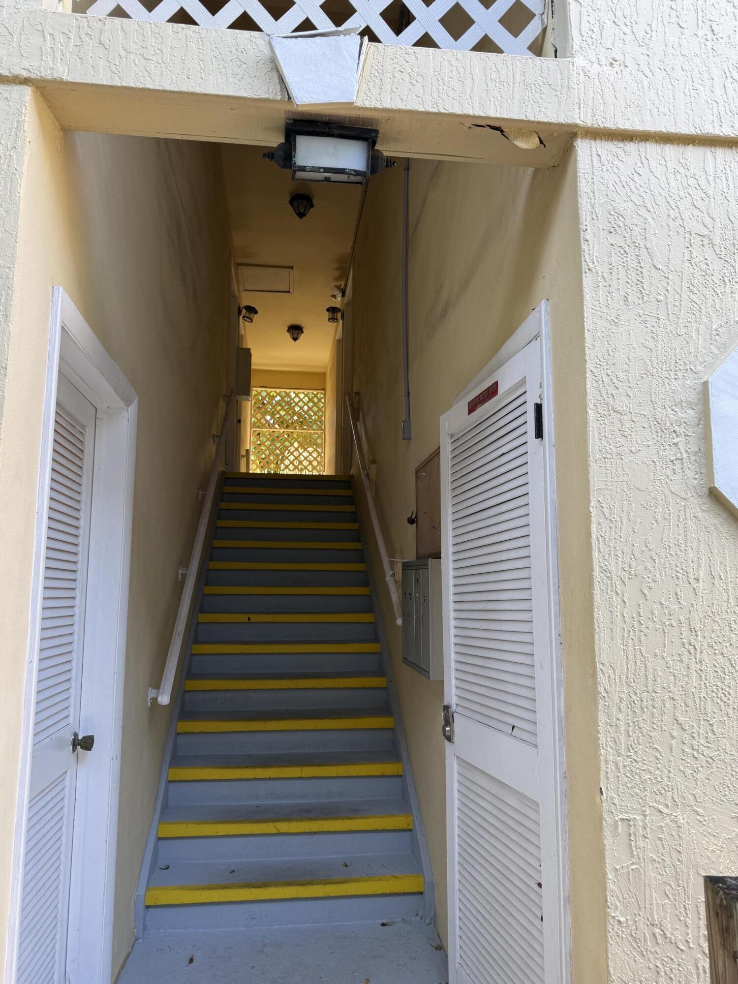 GARDEN ISLE VILLAS CONDO - Residential
