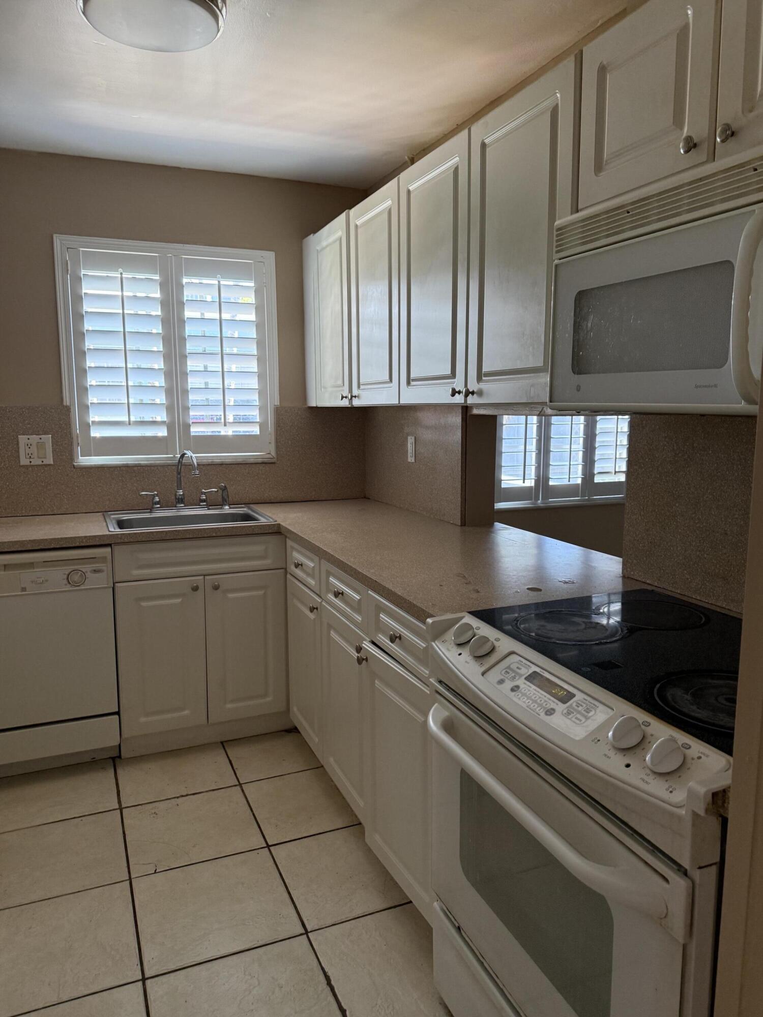 GARDEN ISLE VILLAS CONDO - Residential