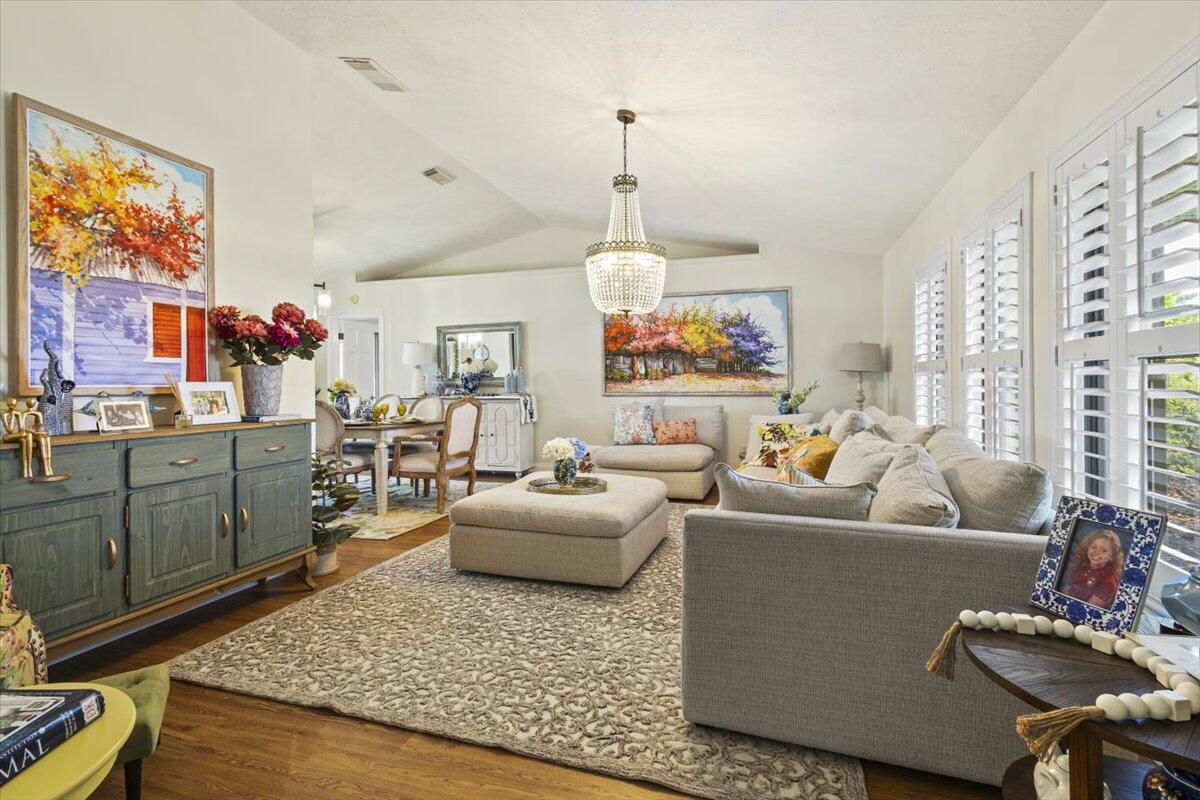 COUNTRY CLUB ESTATES - Residential