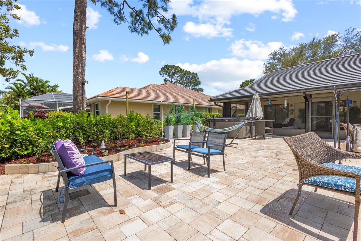 COUNTRY CLUB ESTATES - Residential