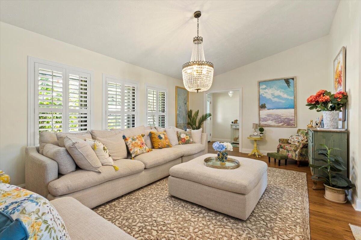 COUNTRY CLUB ESTATES - Residential