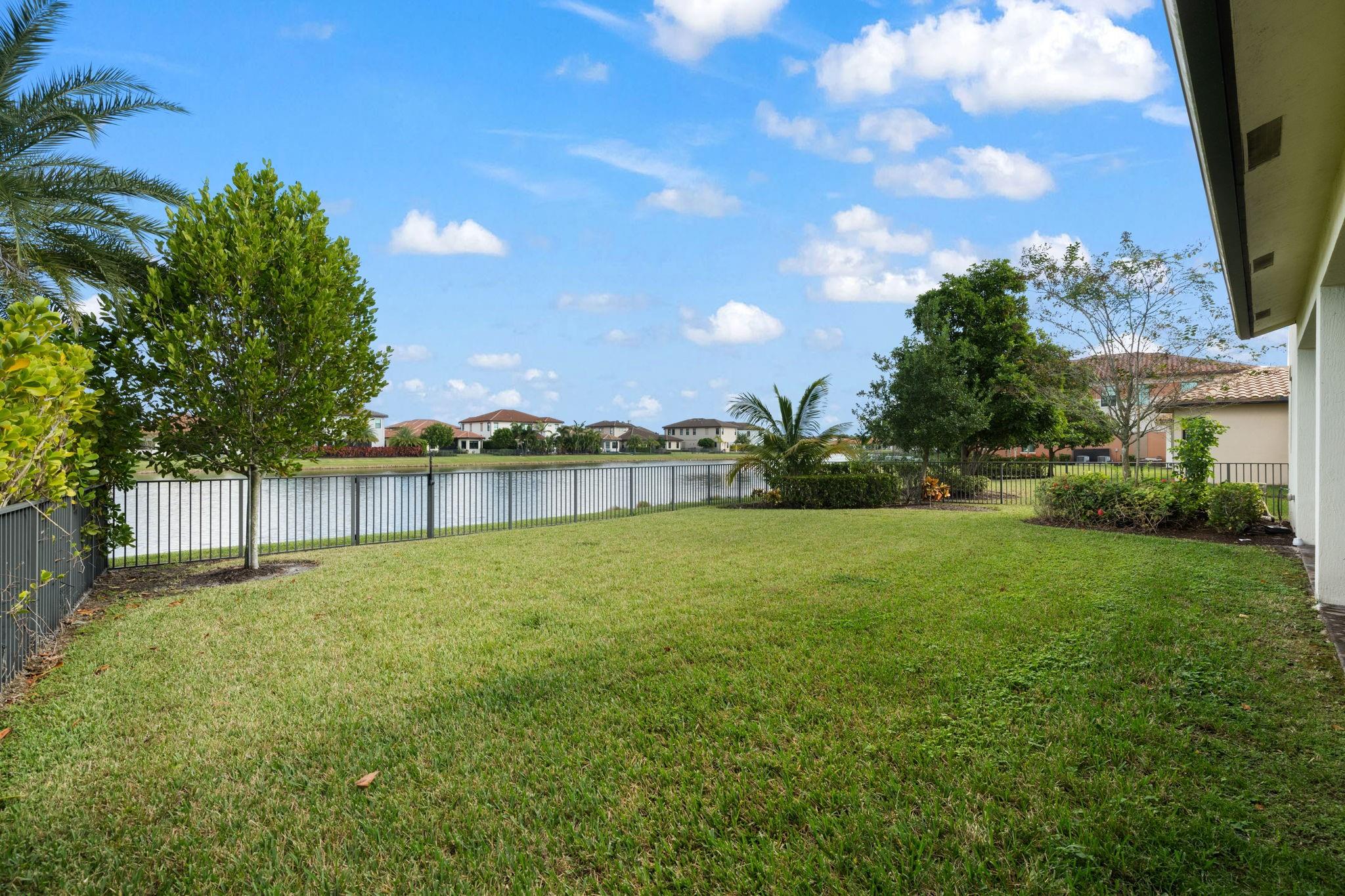 PARKLAND BAY - Residential