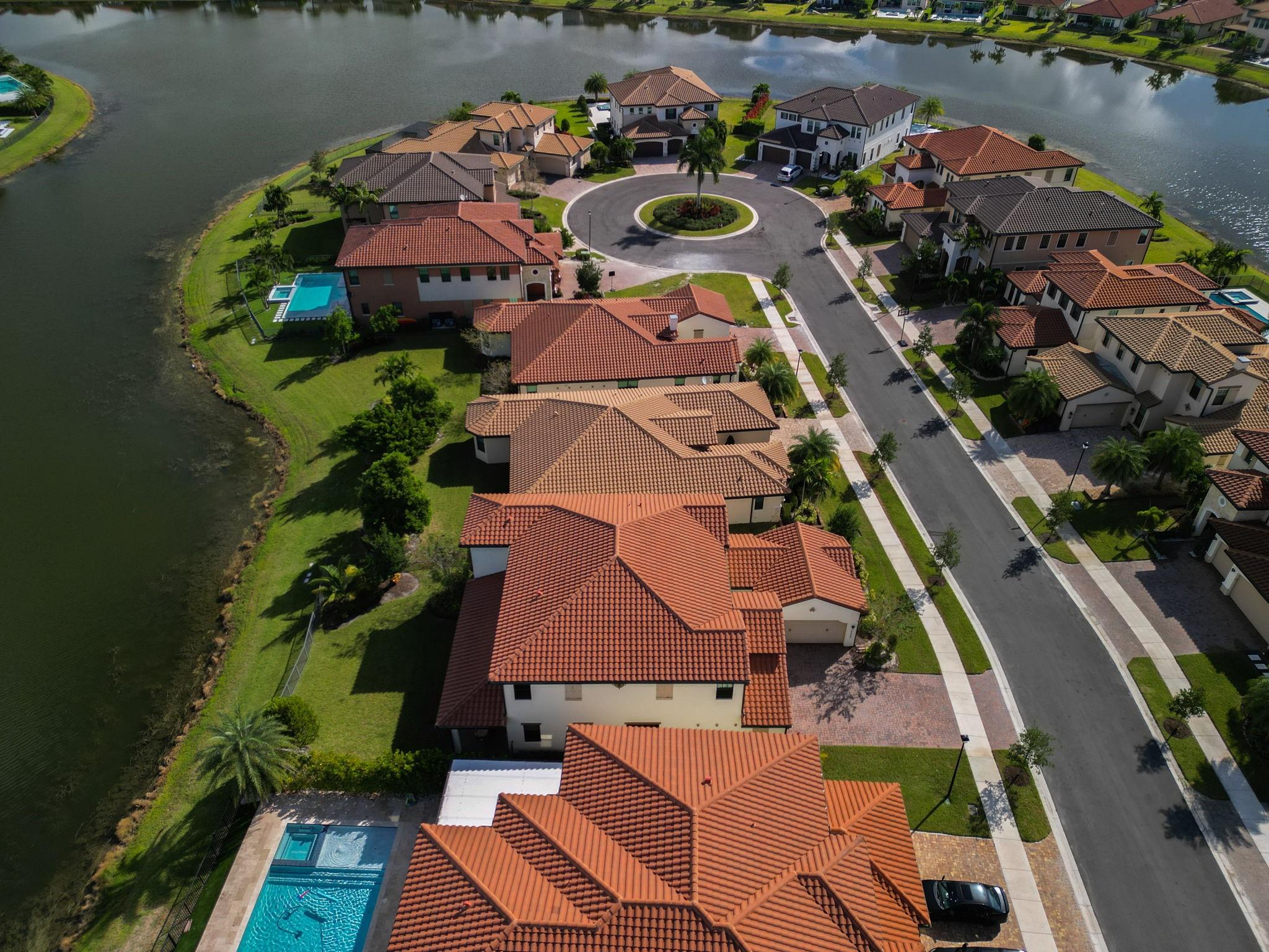 PARKLAND BAY - Residential