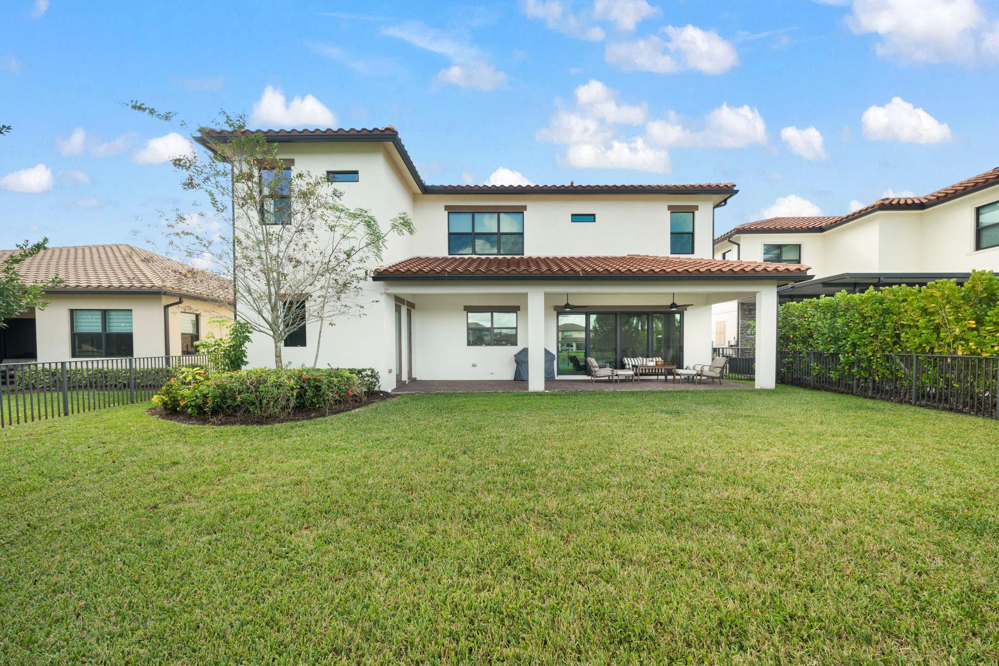 PARKLAND BAY - Residential
