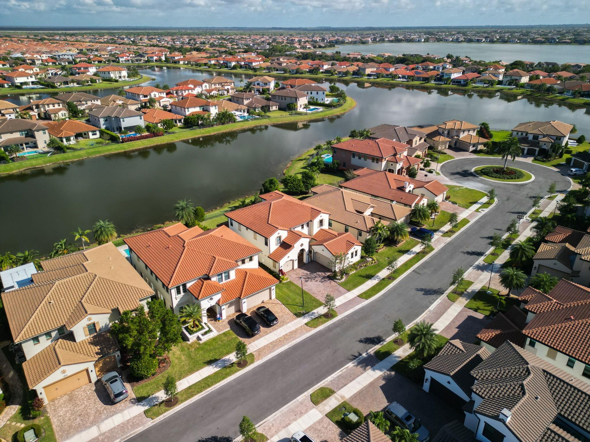 PARKLAND BAY - Residential