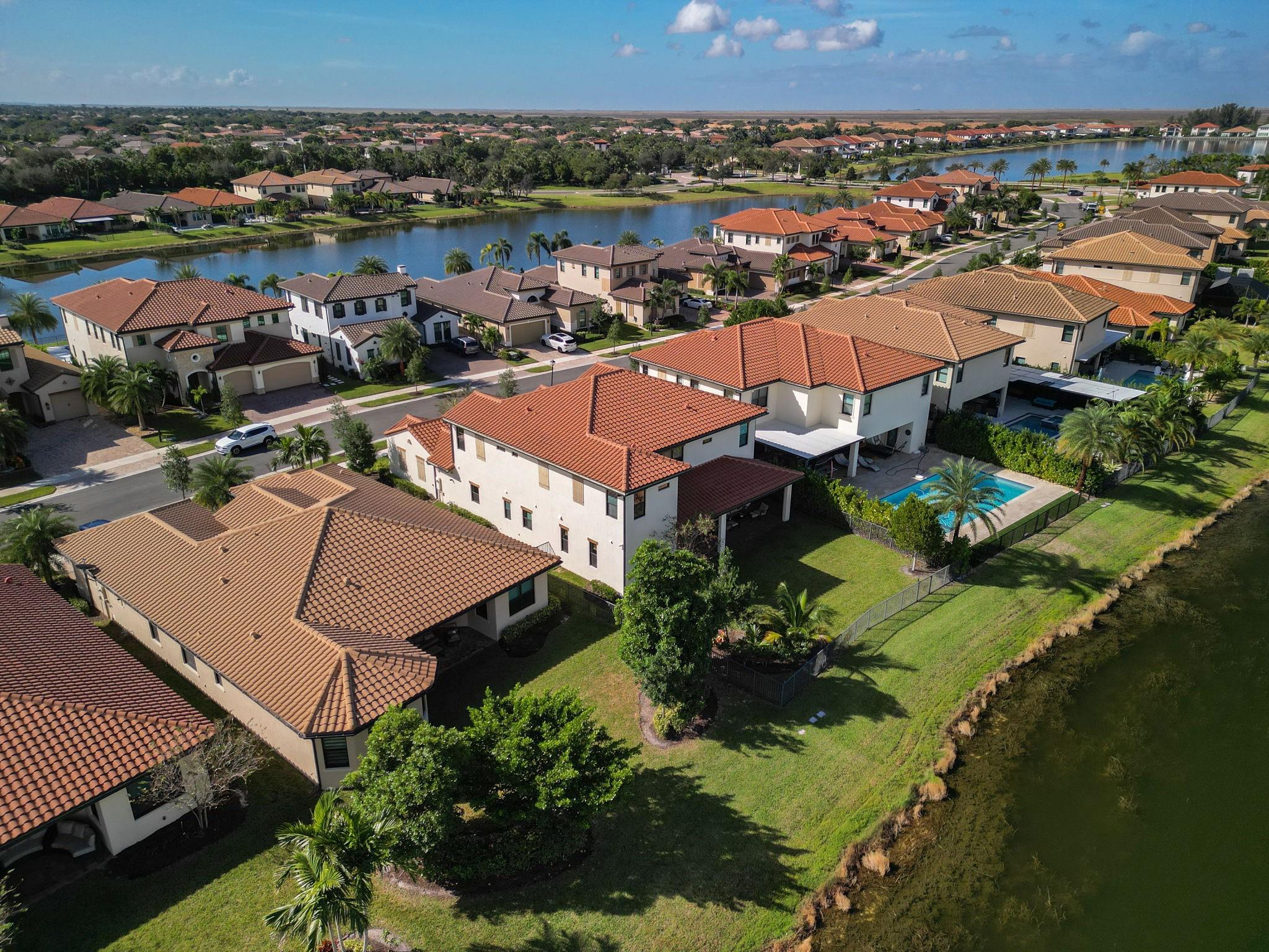 PARKLAND BAY - Residential