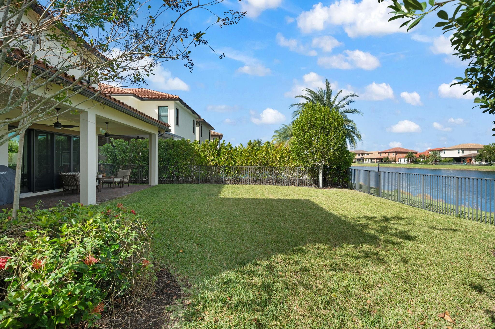 PARKLAND BAY - Residential