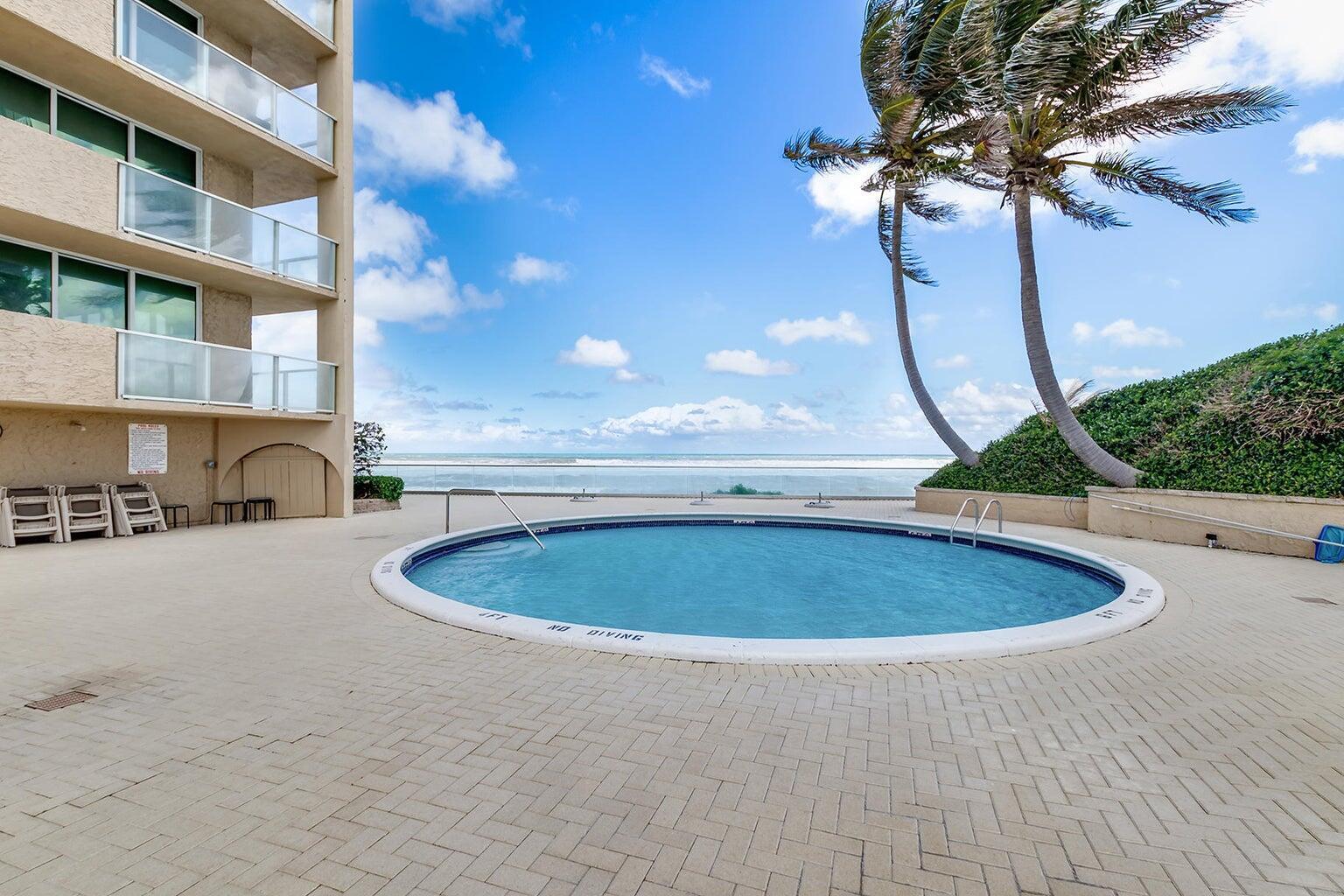 AQUARIUS CONDO - Residential