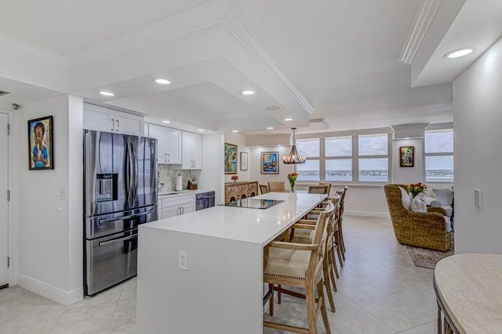 AQUARIUS CONDO - Residential