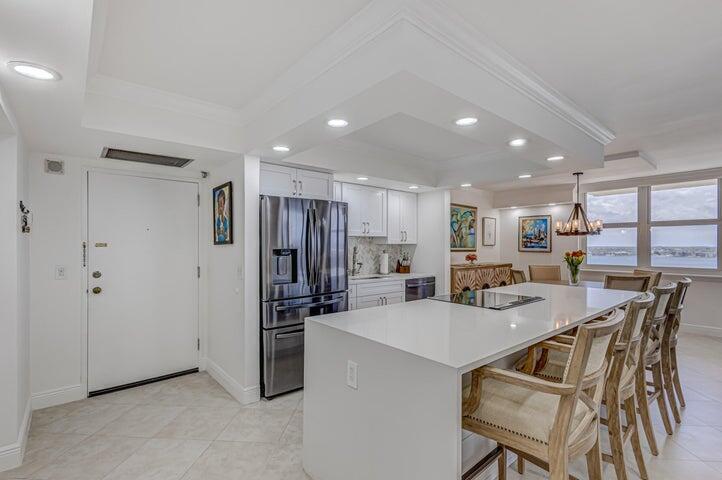 AQUARIUS CONDO - Residential