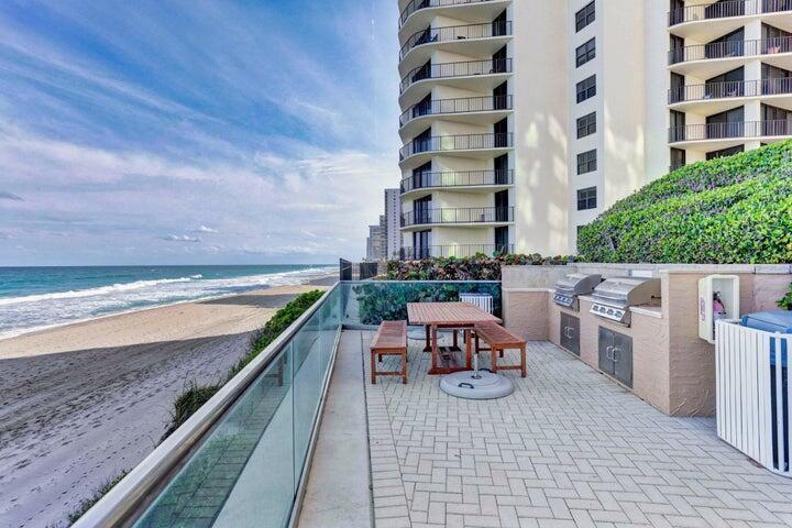 AQUARIUS CONDO - Residential