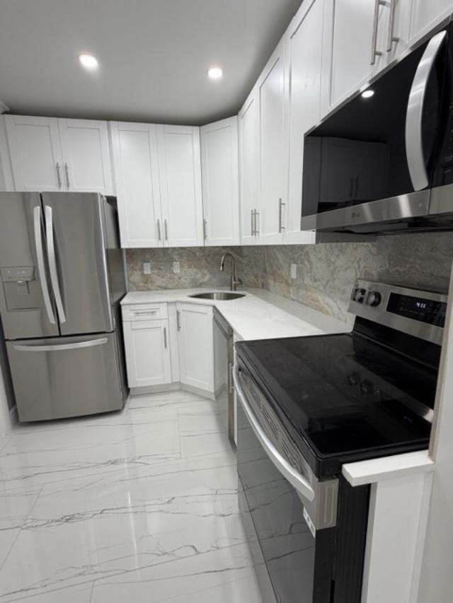 OAKLAND GROVE VILLAGE CONDO - Residential Lease