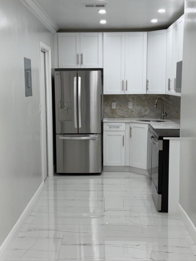 OAKLAND GROVE VILLAGE CONDO - Residential Lease