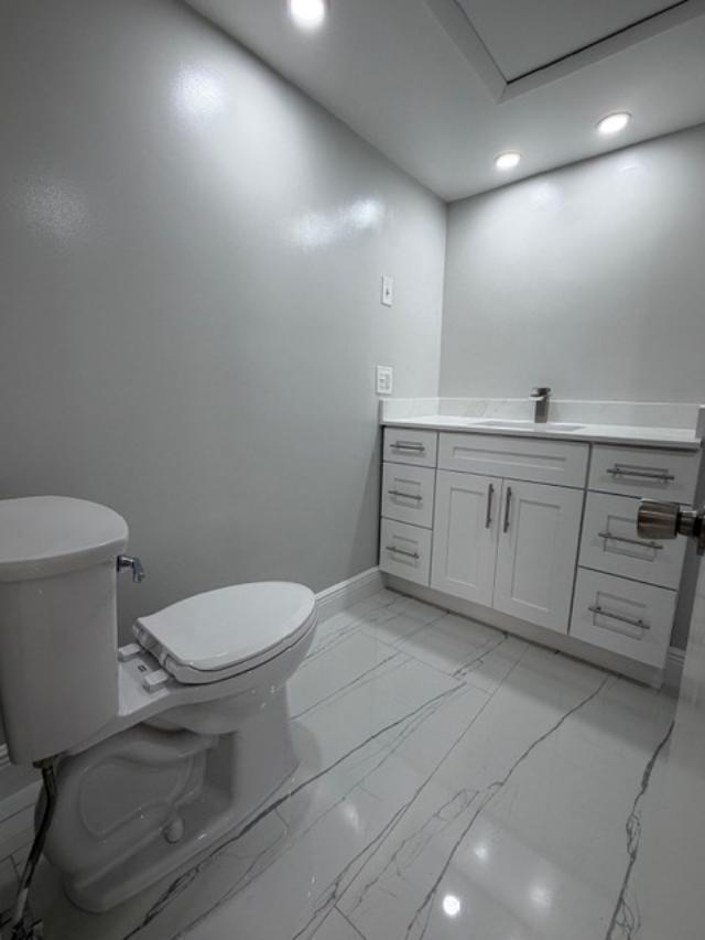 OAKLAND GROVE VILLAGE CONDO - Residential Lease