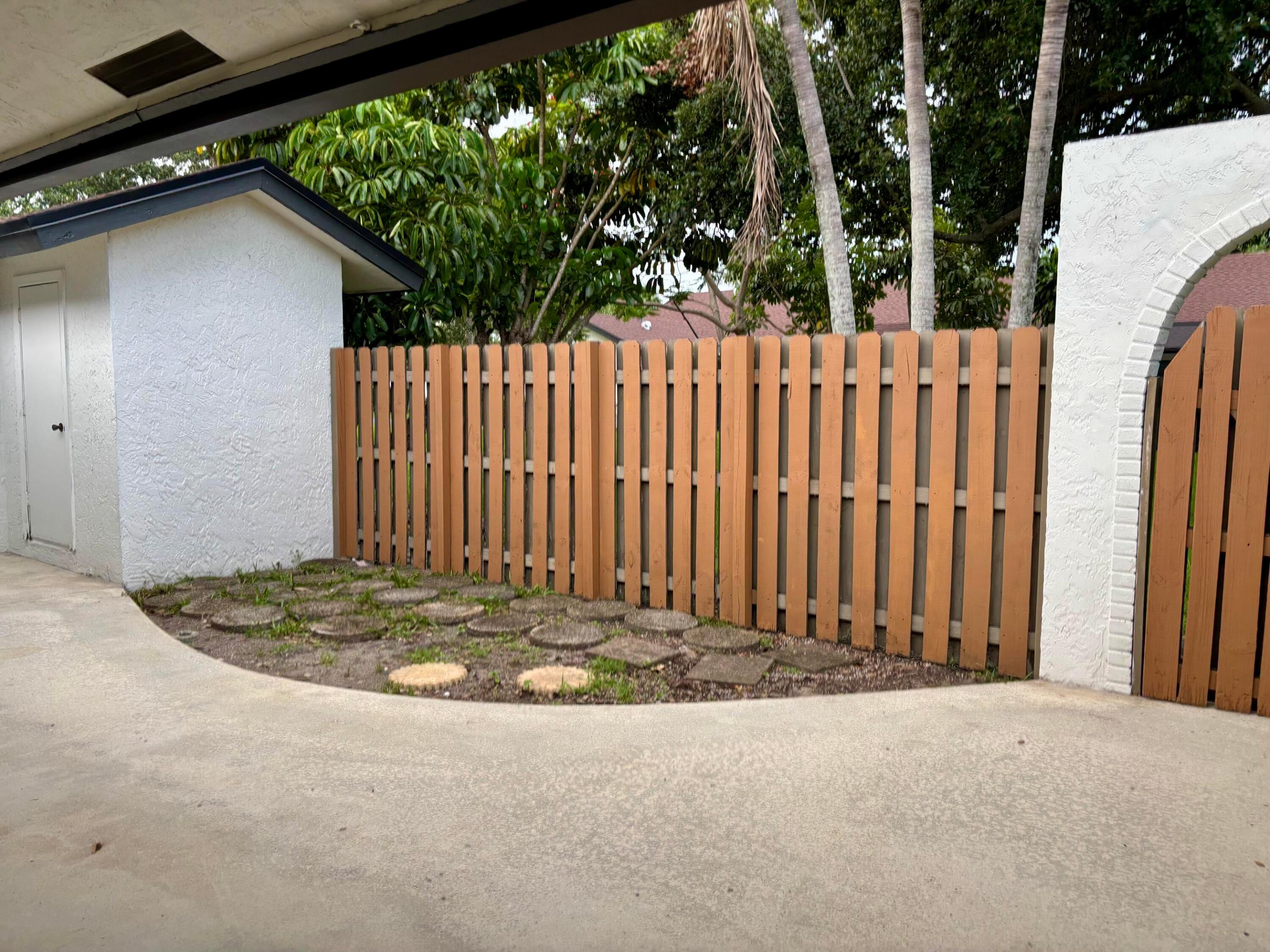 SANDALFOOT COVE SEC 10 - Residential Lease