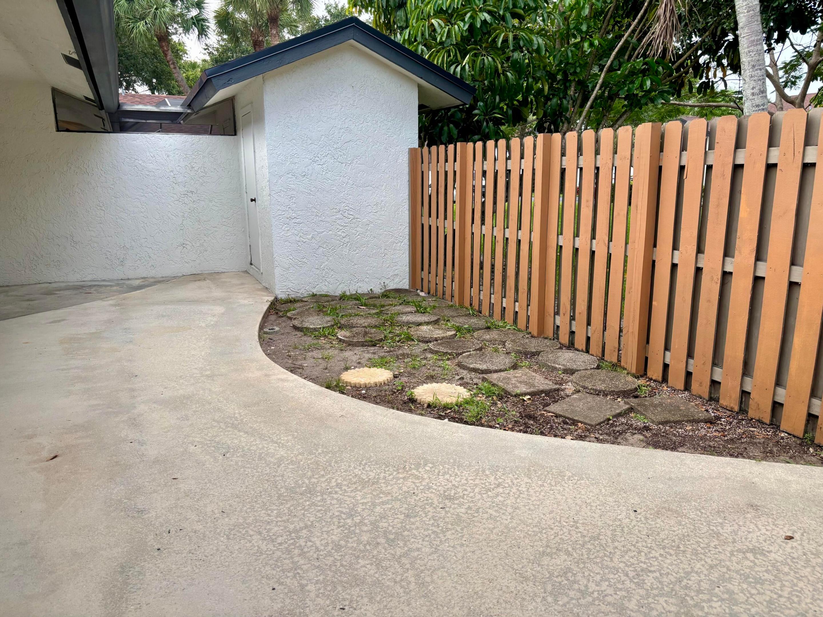 SANDALFOOT COVE SEC 10 - Residential Lease
