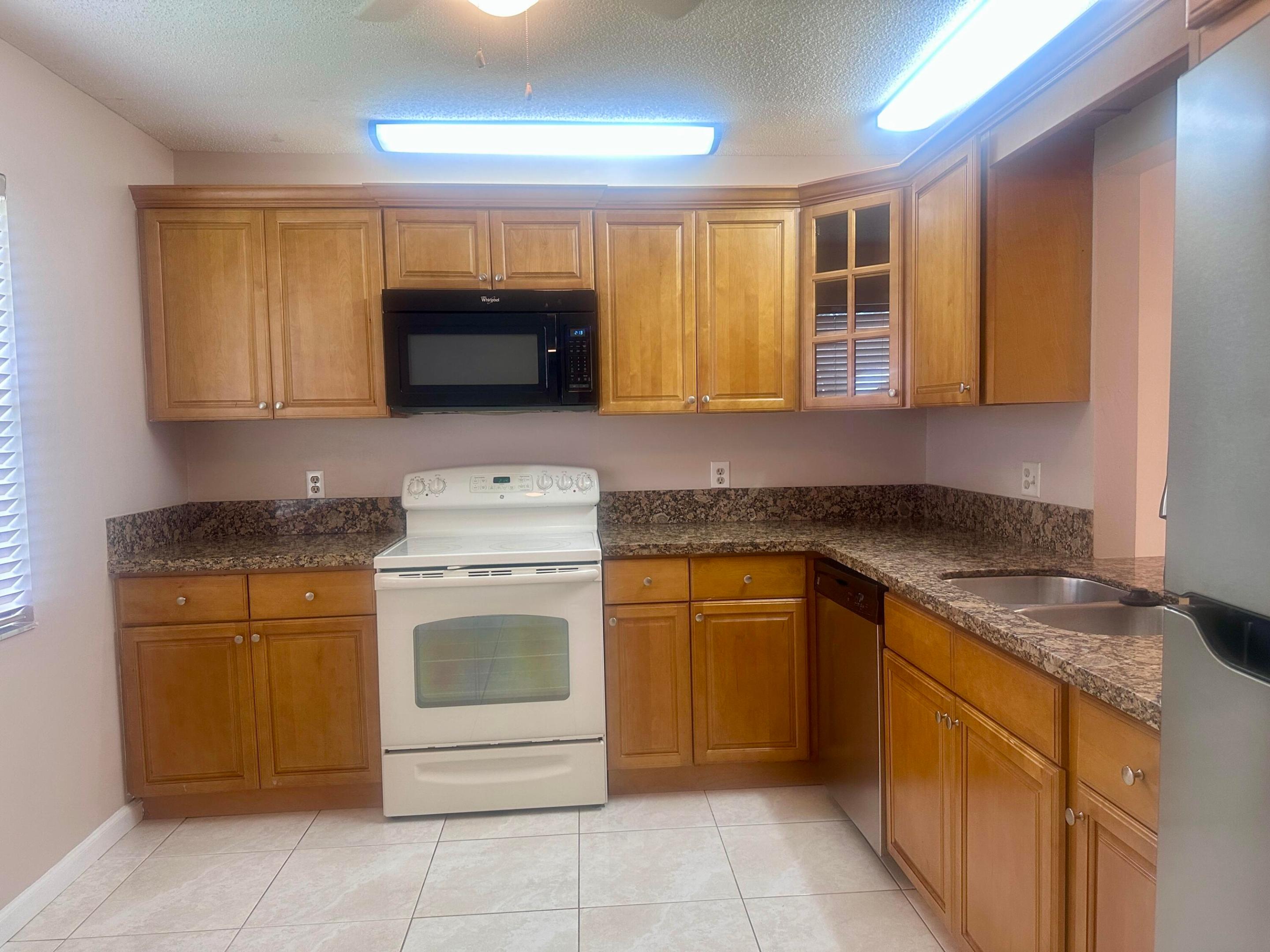 SANDALFOOT COVE SEC 10 - Residential Lease