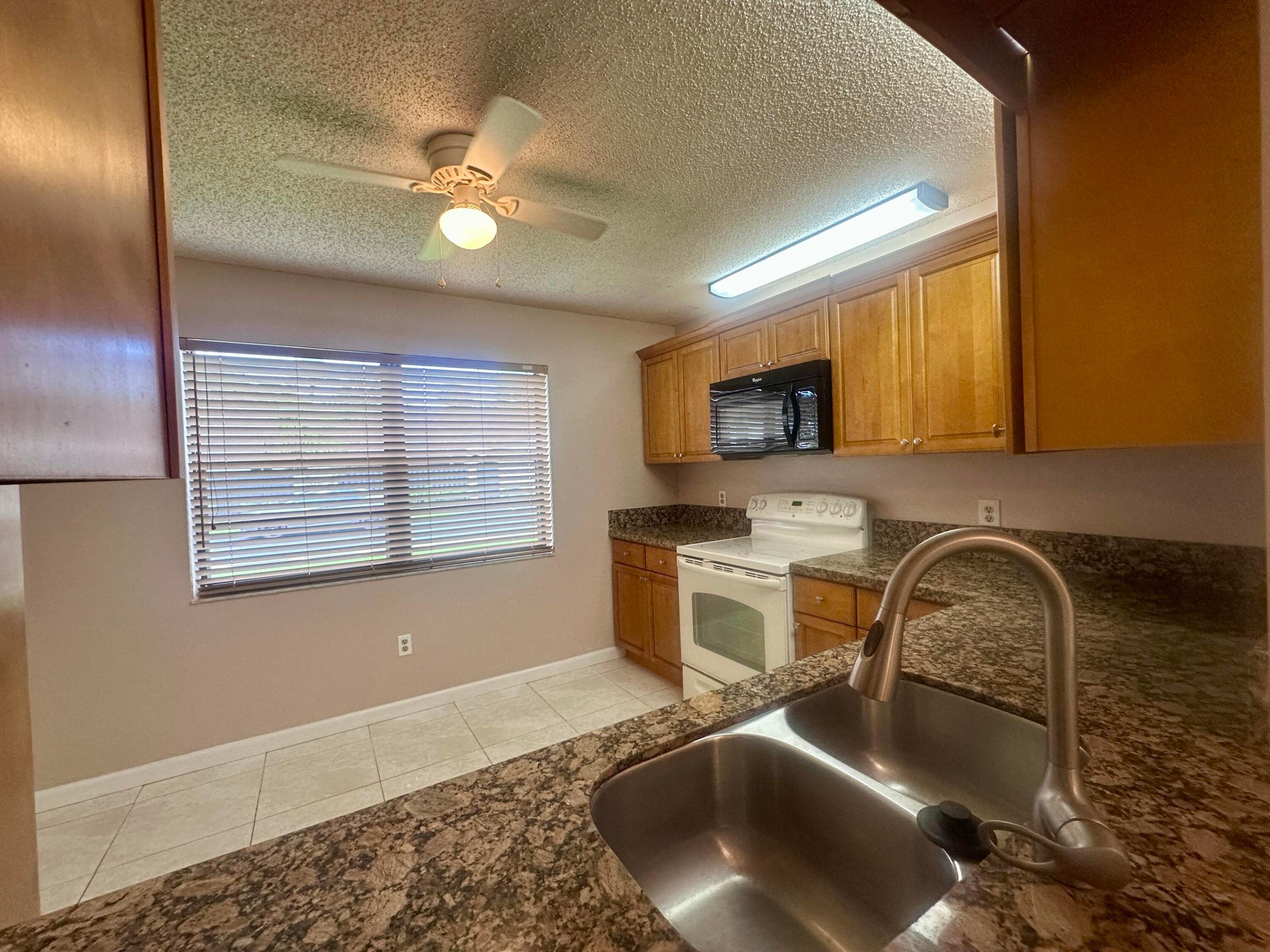 SANDALFOOT COVE SEC 10 - Residential Lease