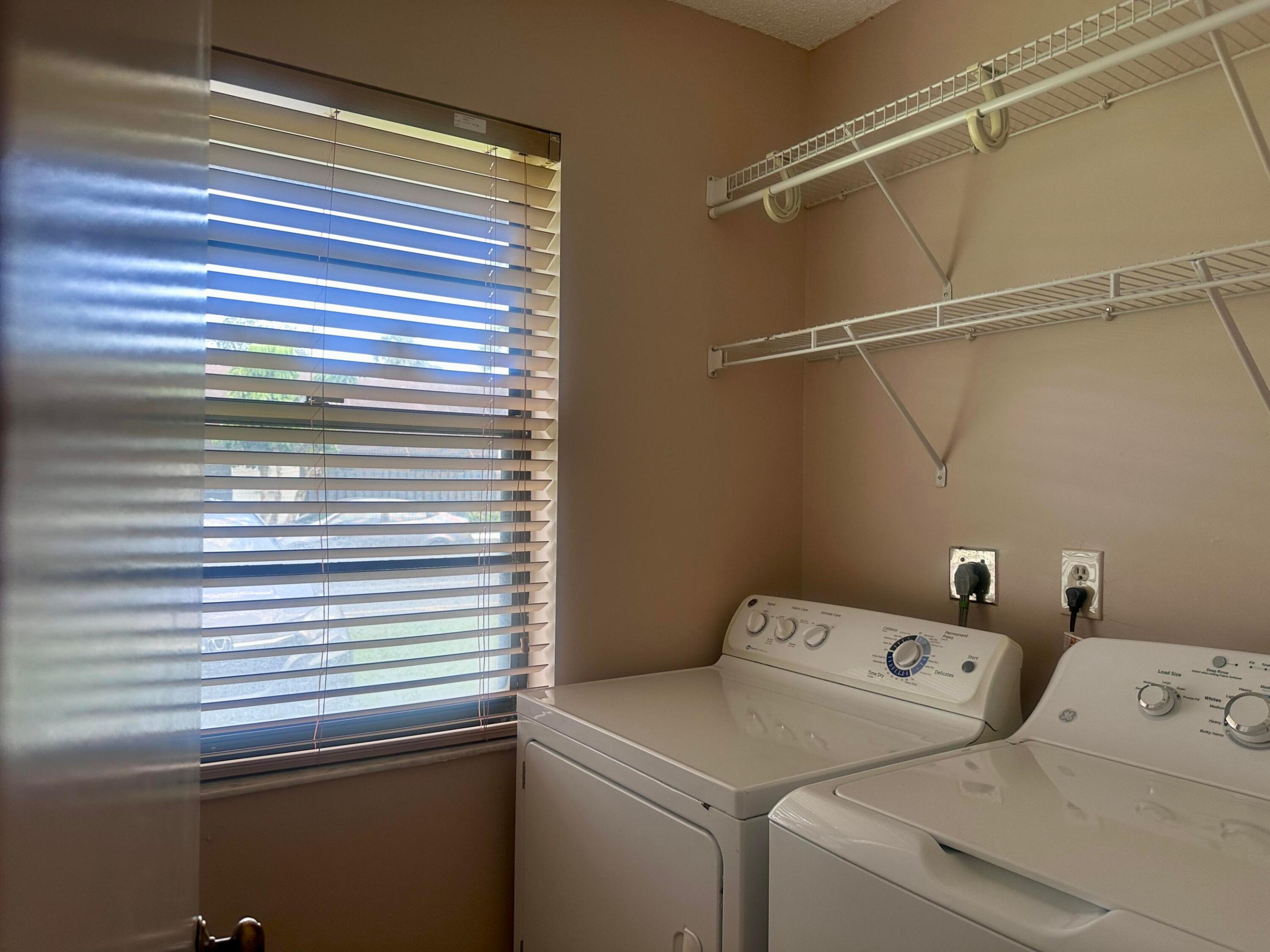 SANDALFOOT COVE SEC 10 - Residential Lease