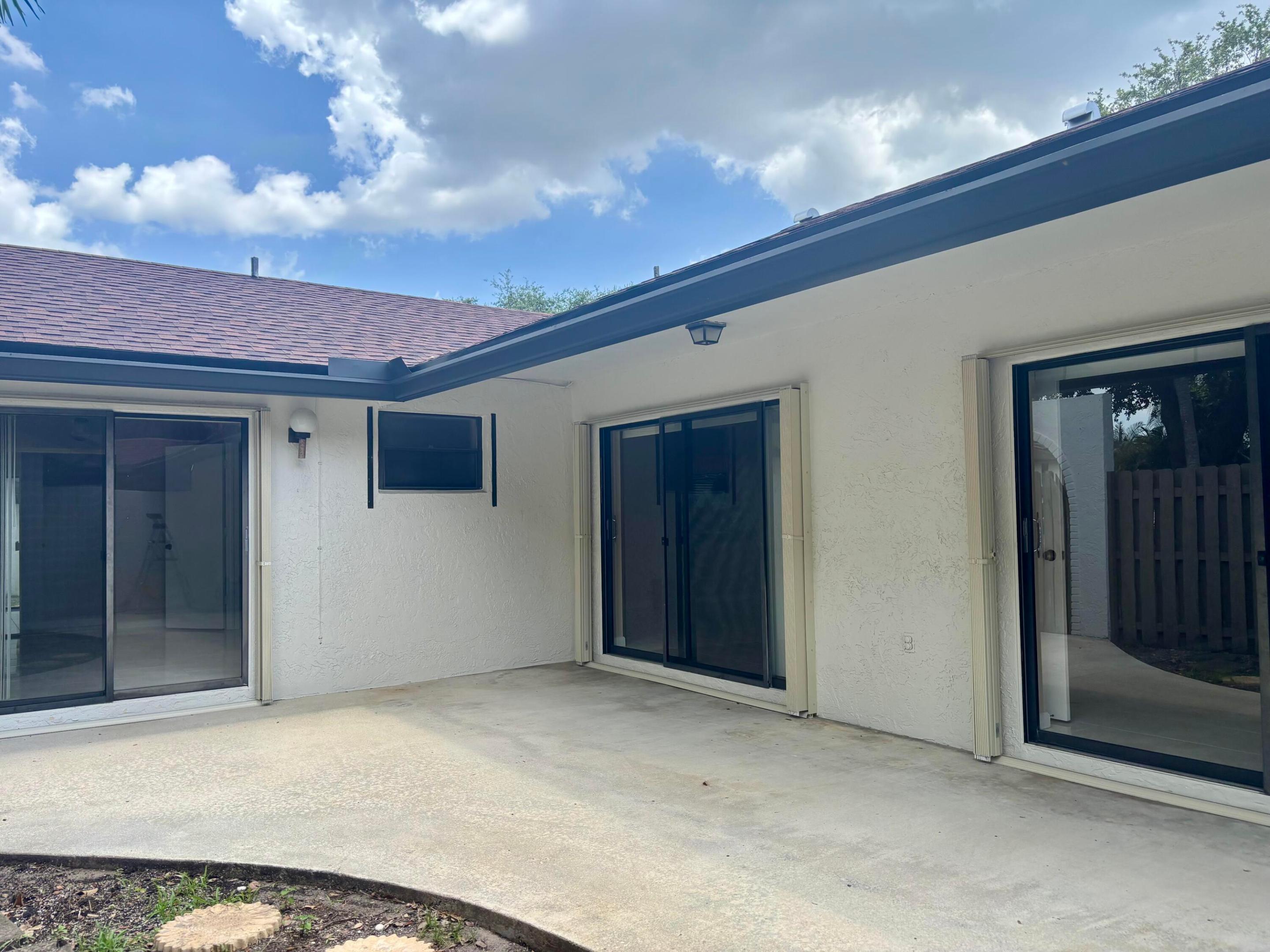 SANDALFOOT COVE SEC 10 - Residential Lease