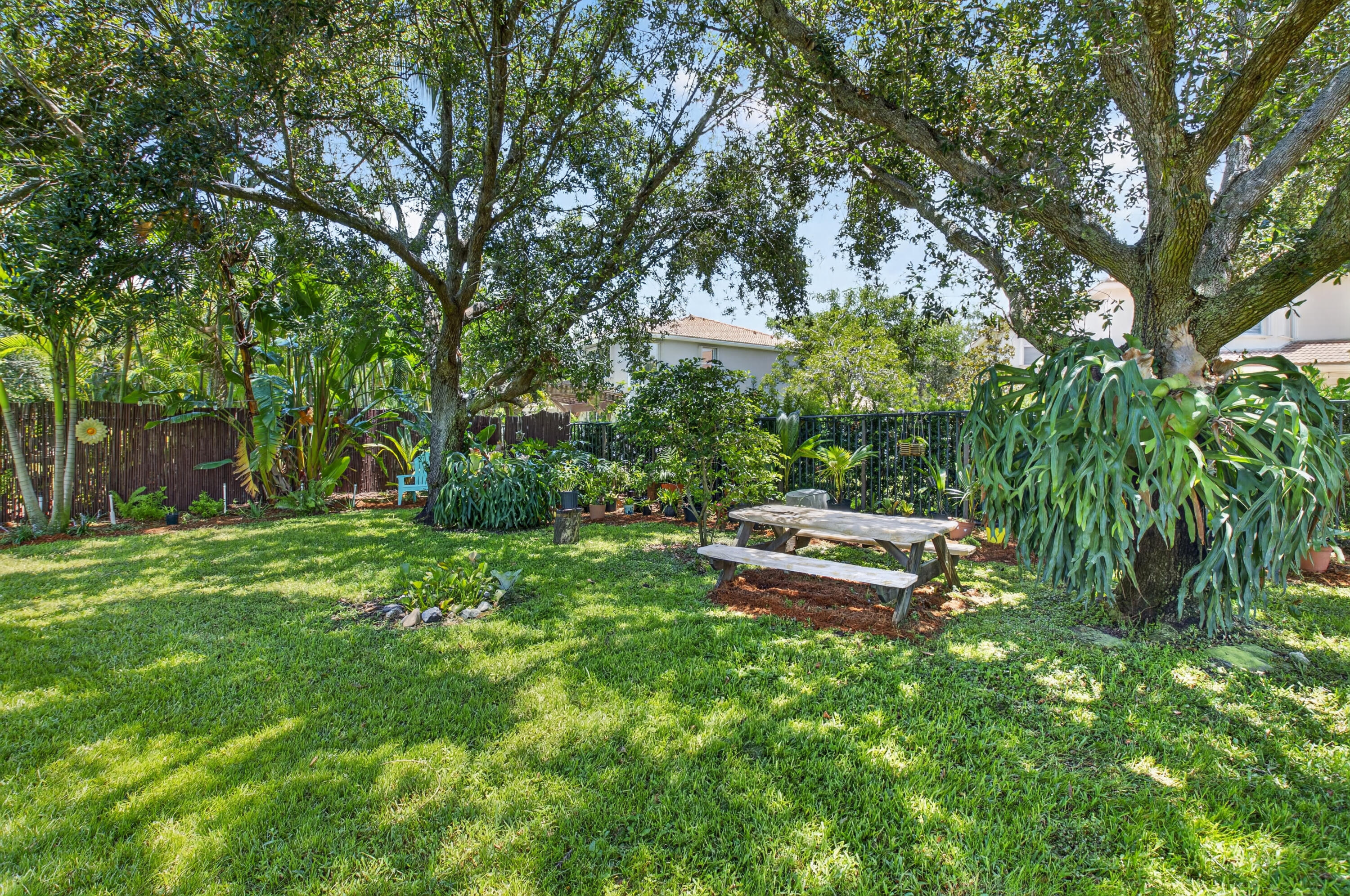 CANYON SPRINGS - Residential