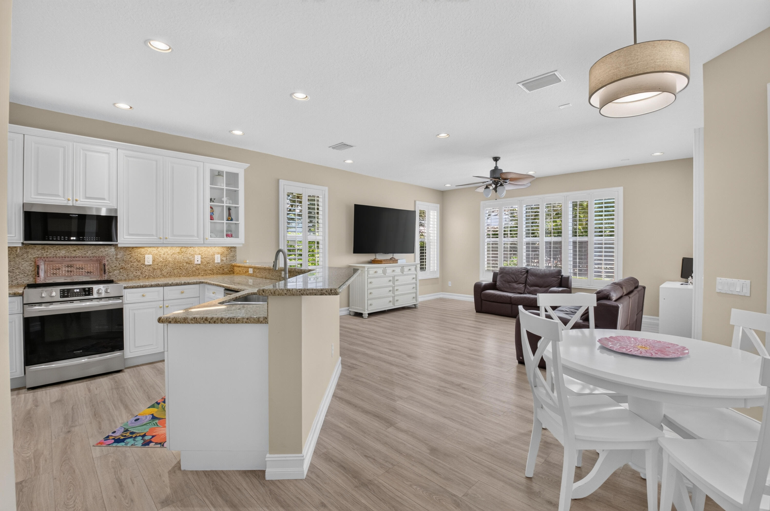 CANYON SPRINGS - Residential