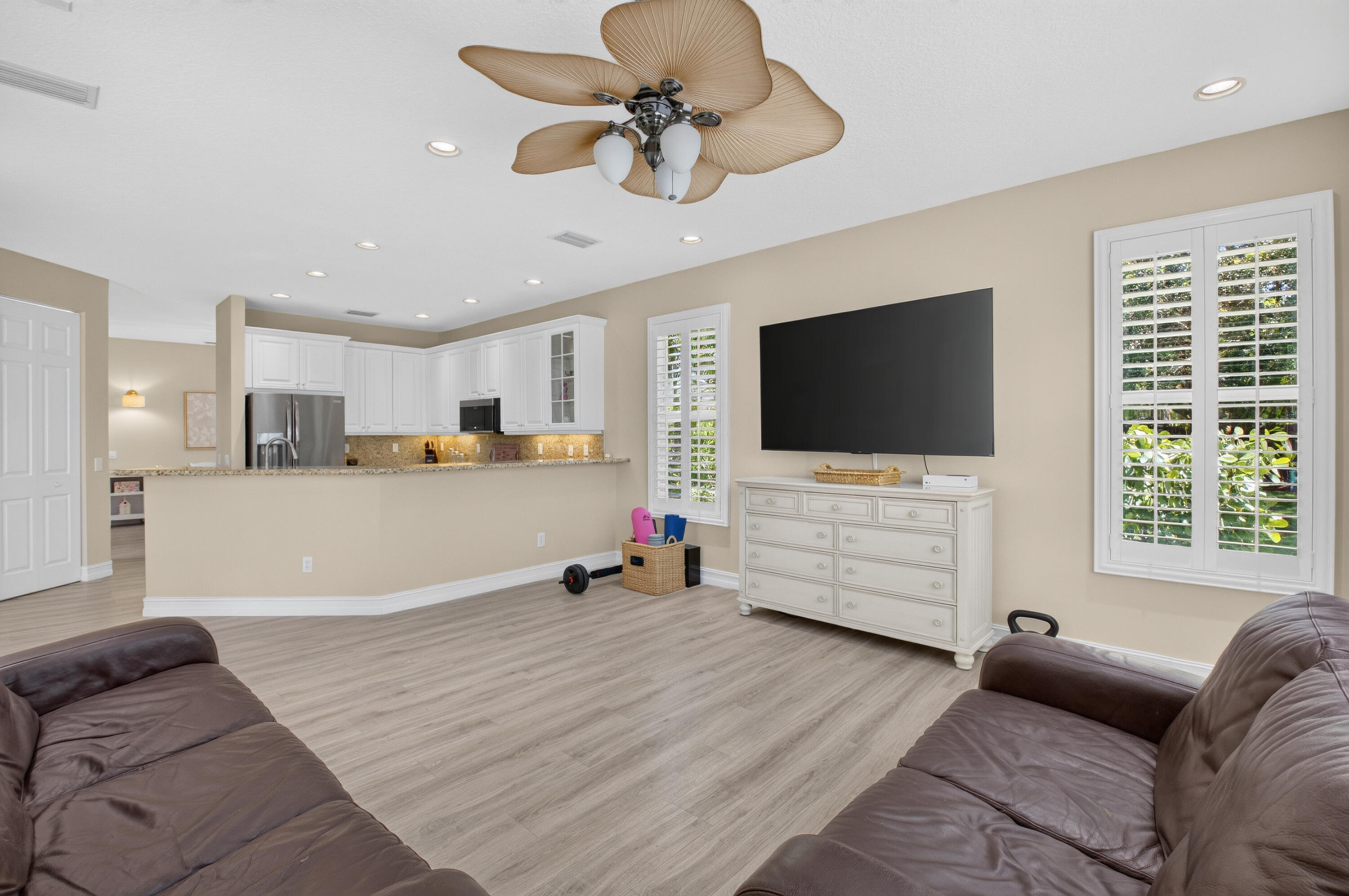 CANYON SPRINGS - Residential
