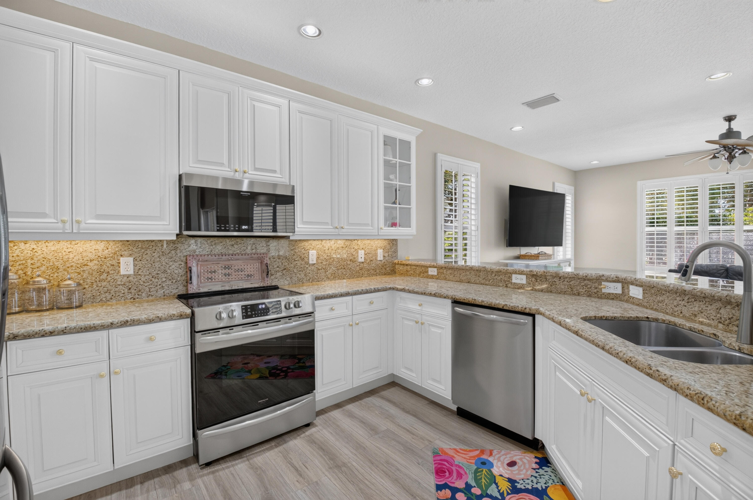 CANYON SPRINGS - Residential