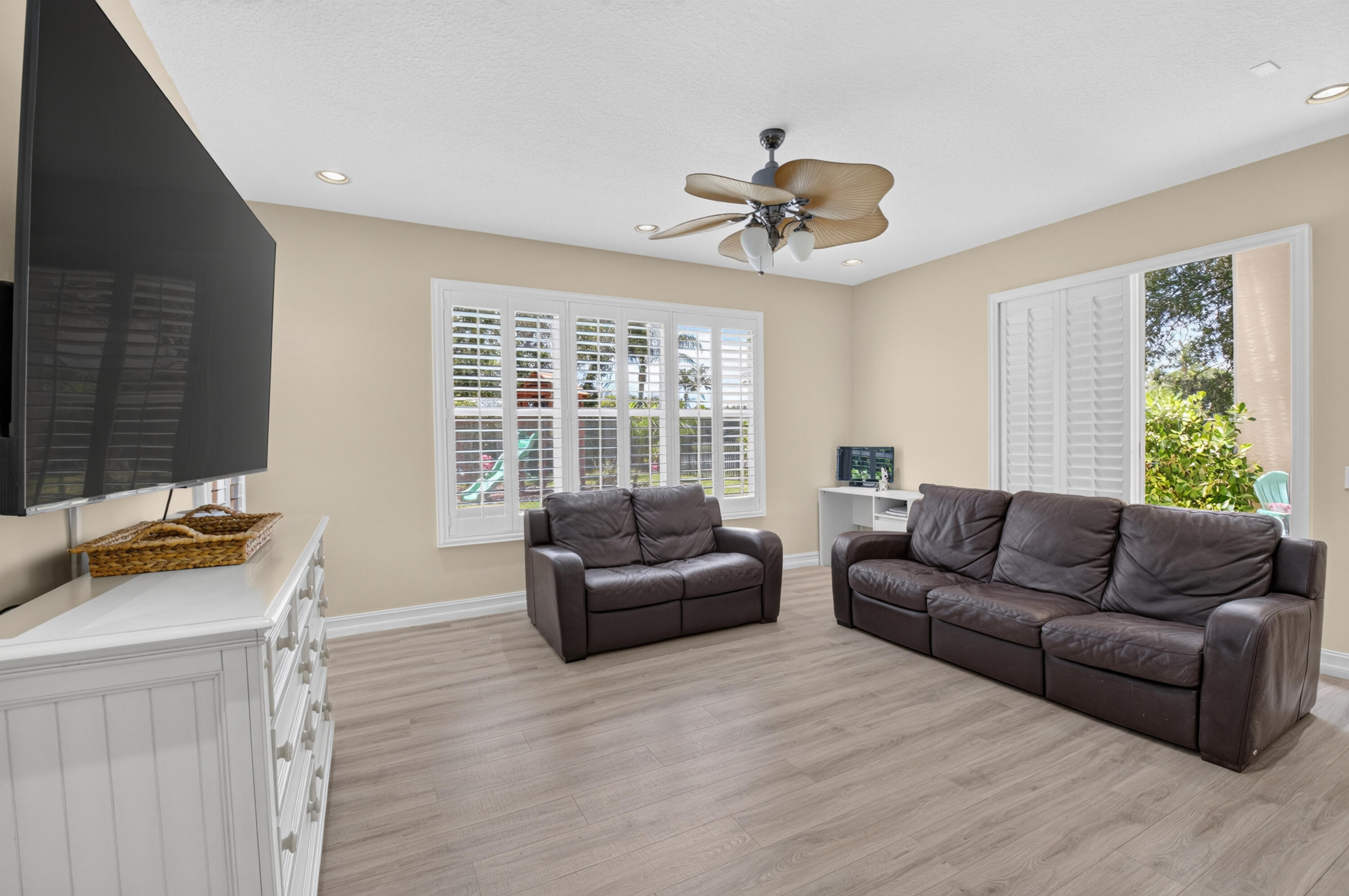 CANYON SPRINGS - Residential