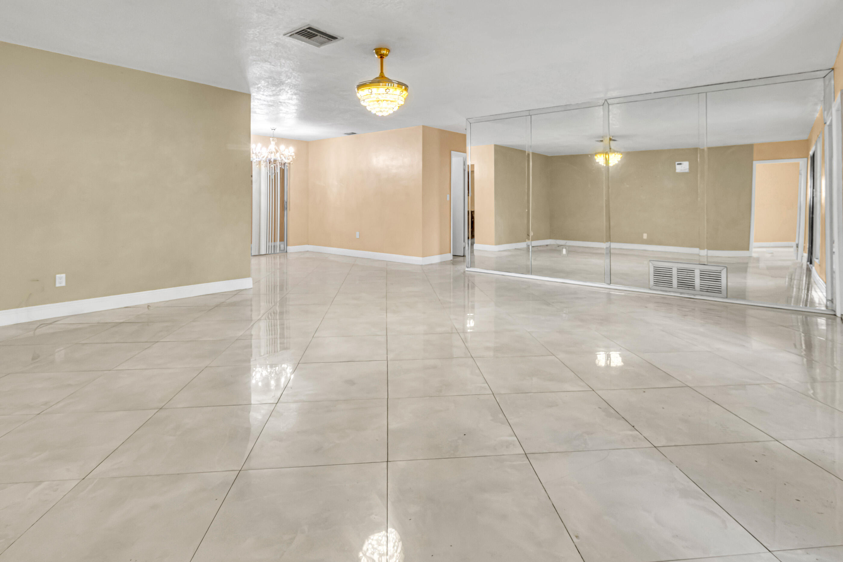 SUNRISE GOLF VILLAGE SECOND ADD - Residential